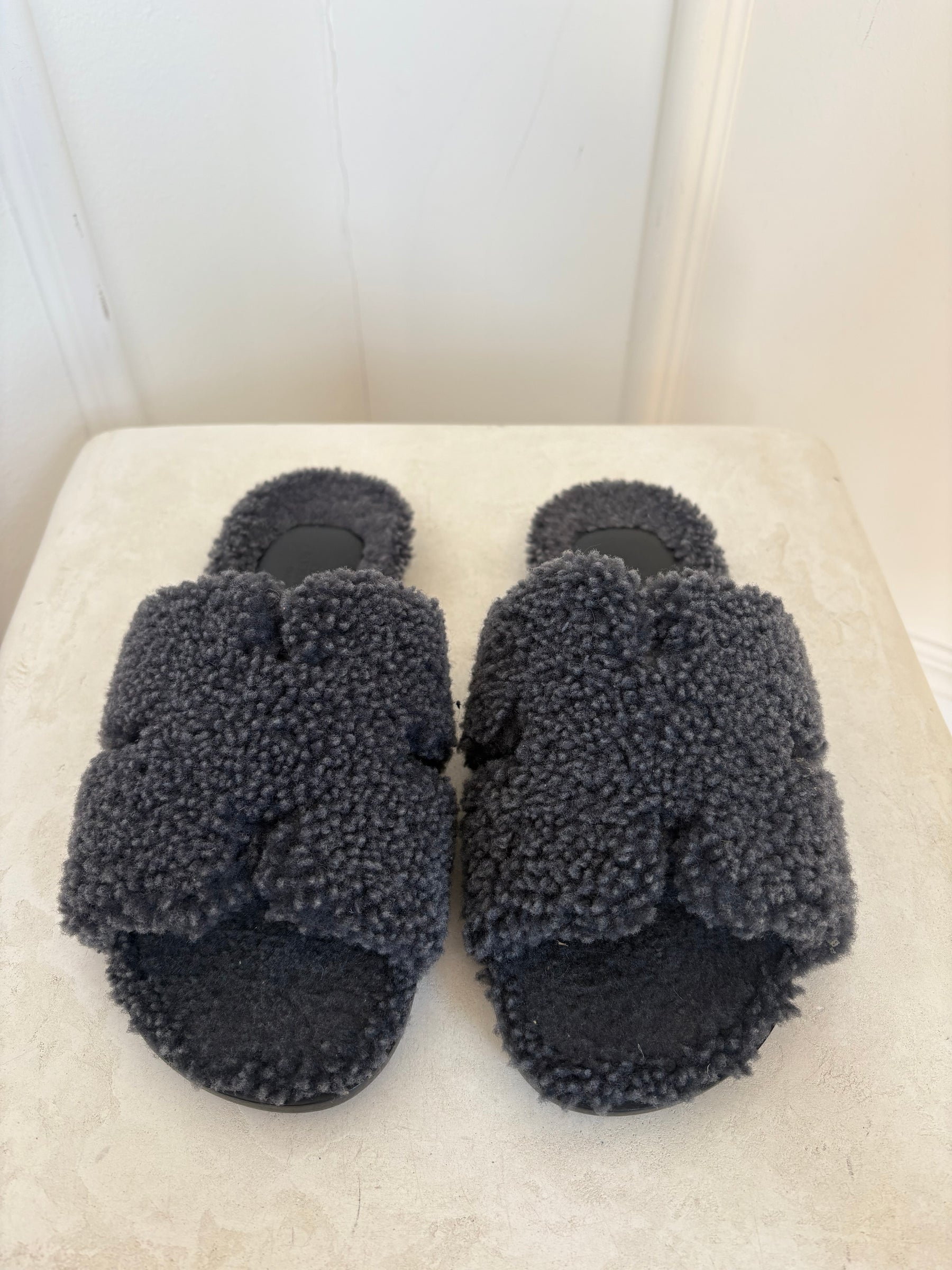 Hermes Izmir Shearling Slides Grey Men's Style, 41