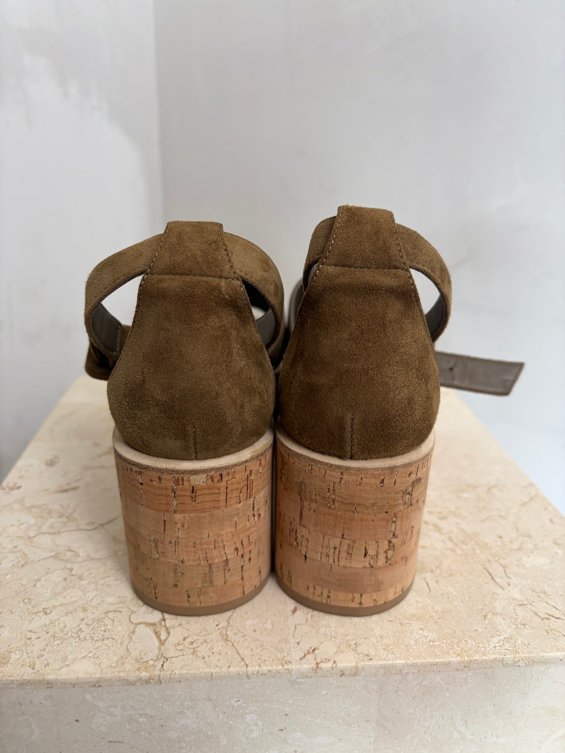 Hermès Khaki Suede Luce 30 Sandal, 39