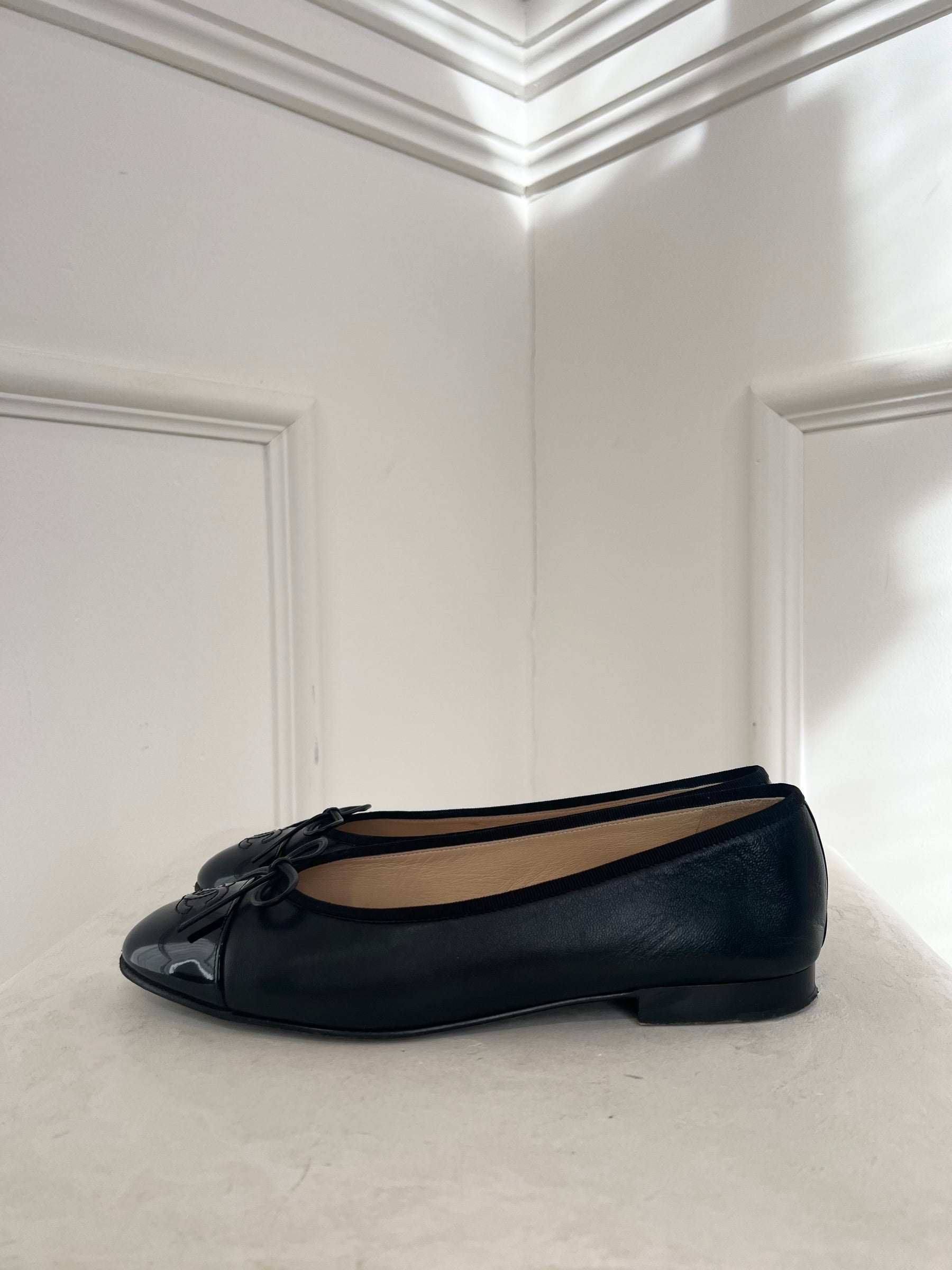 Chanel Black Leather Ballerinas, 39 C