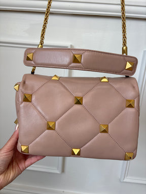 Valentino Garavani Roman Stud Leather Handbag With Shoulder Chain Blush