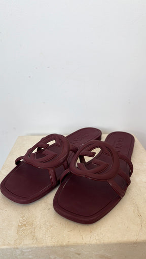 Gucci GG Rubber Slides in Burgundy, 42
