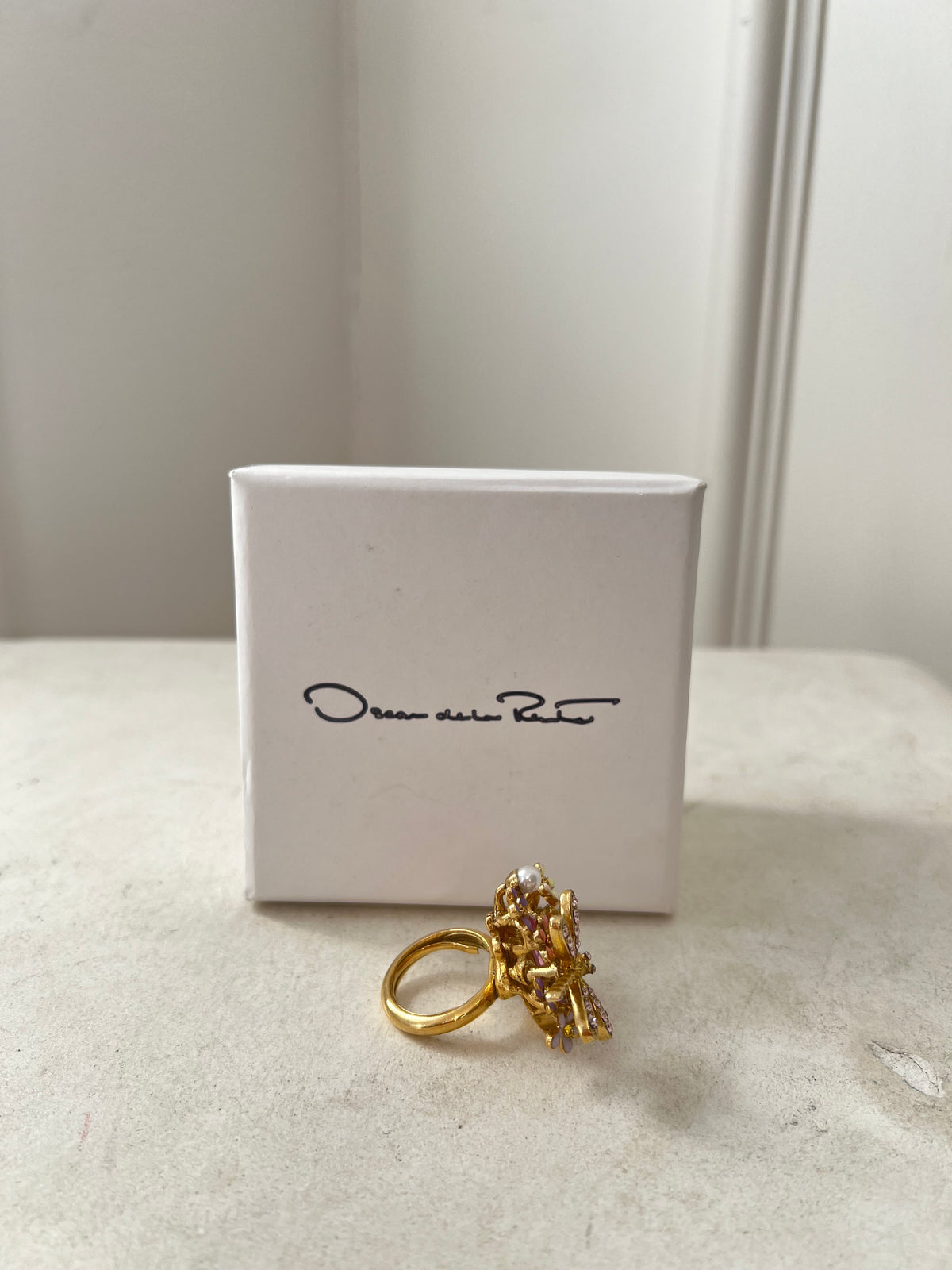Oscar de la Renta Raised Floral Crystal Ring