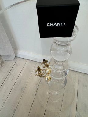 Chanel Pearl Drop Earings Gold Hardware
