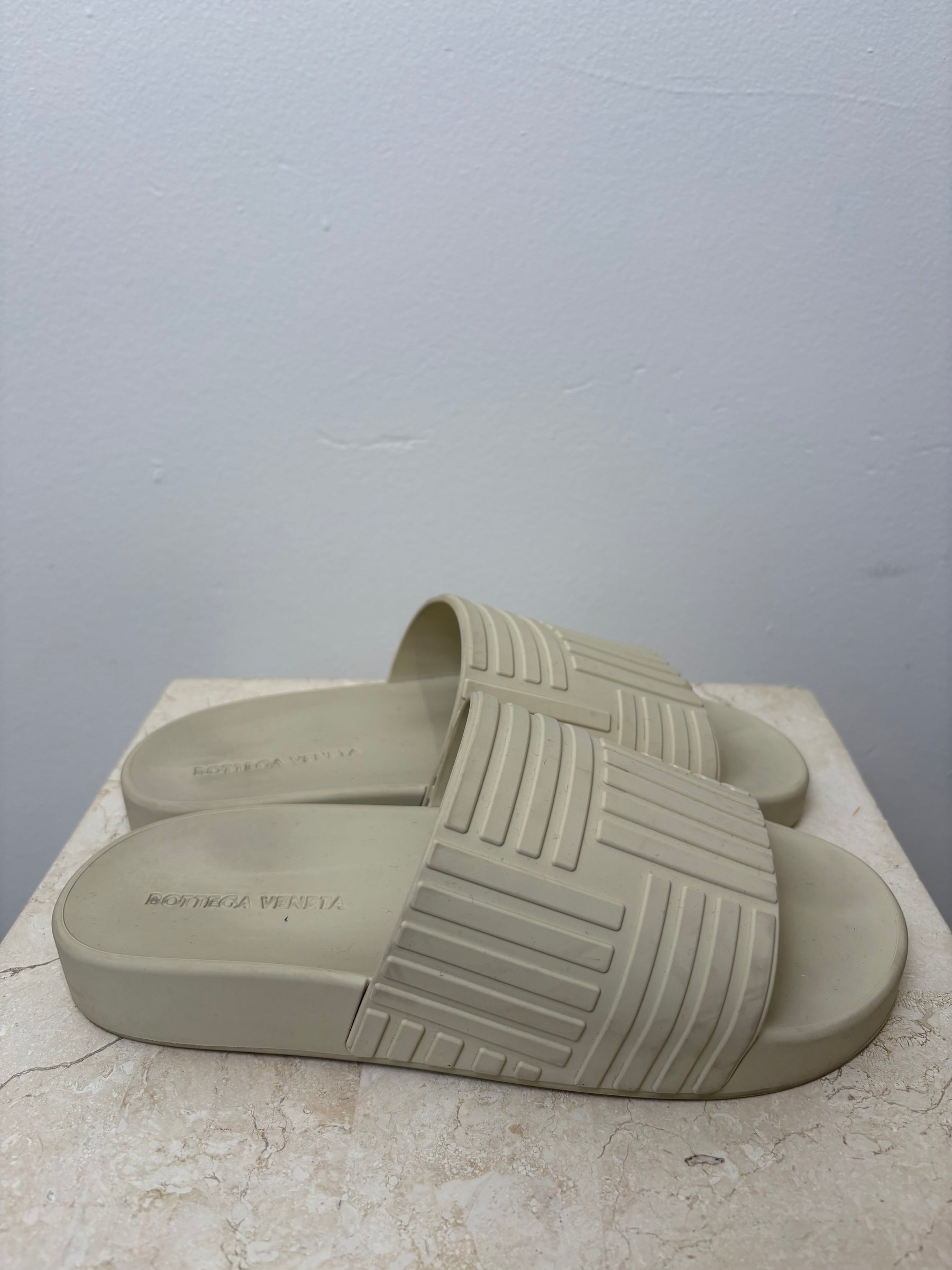 Bottega Veneta Cream Rubber Slides, 36