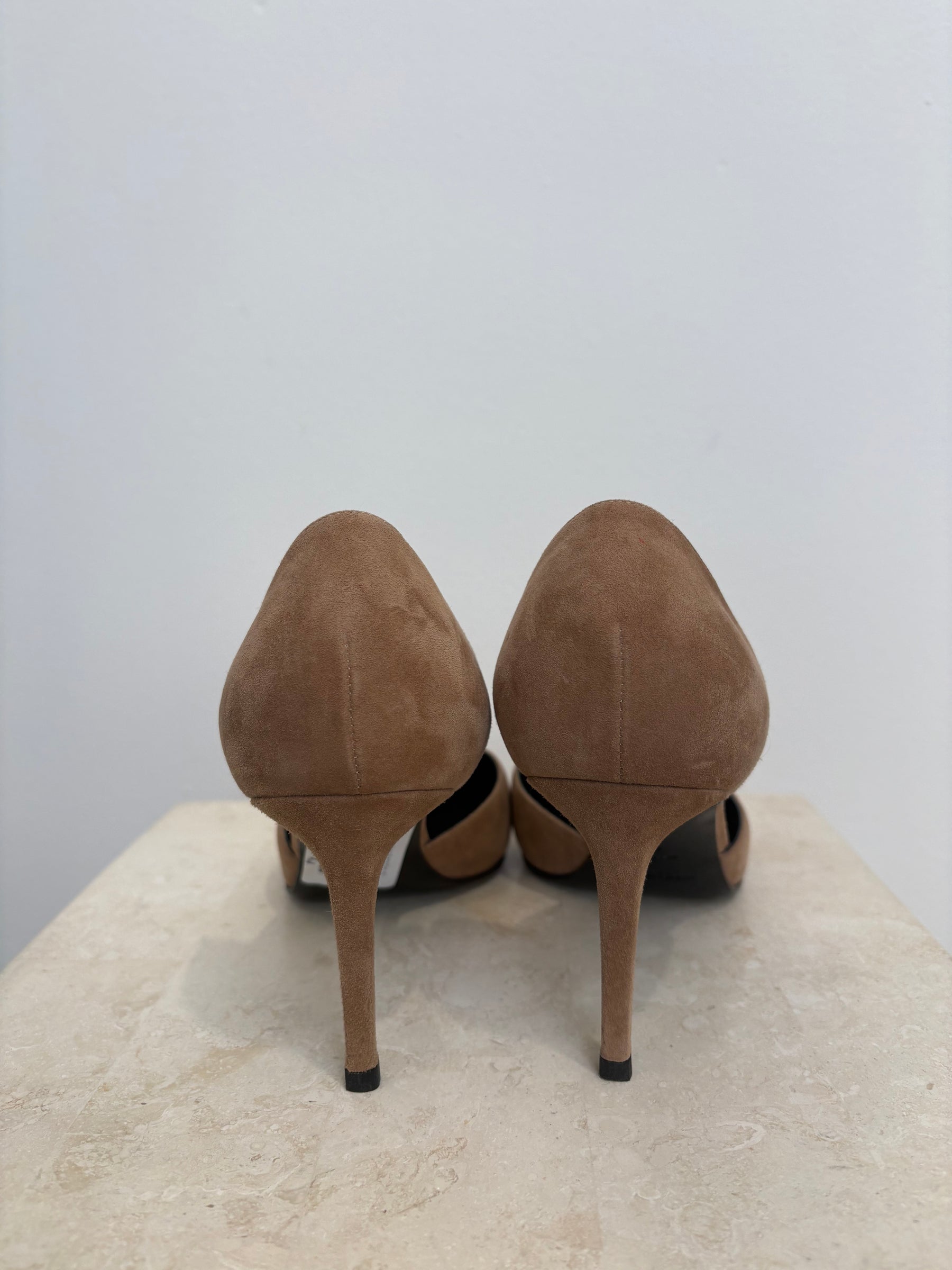 Saint Laurent Taupe Suede Pointed Pump, 40
