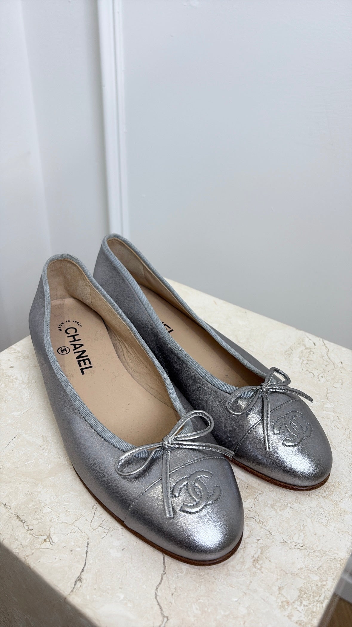 Chanel Silver Leather Ballet Flats, 39