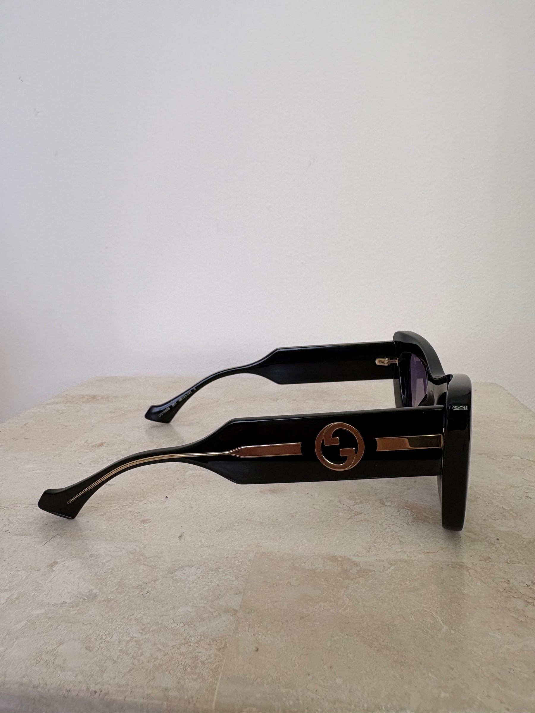 Gucci Logo Cat Eye Sunglasses Black