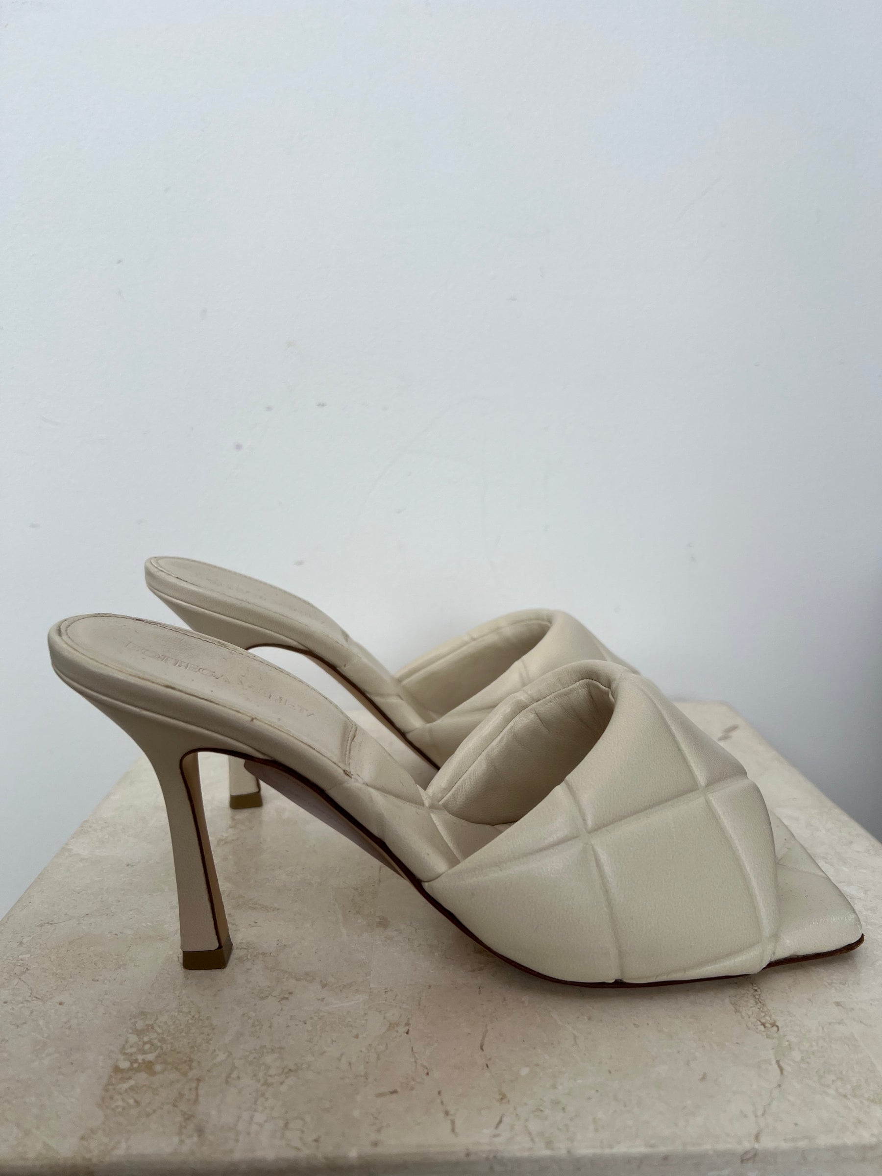 Bottega Veneta Cream Quilted Lido Mules, 38.5
