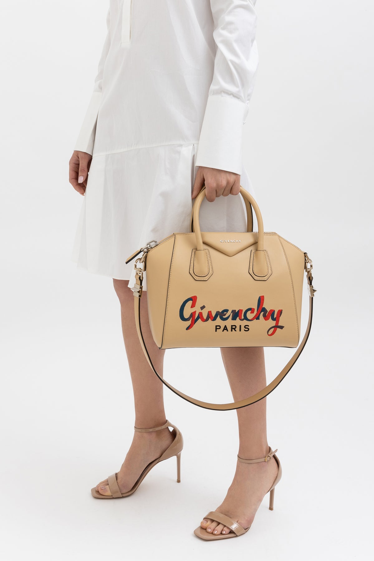 Embroidered Antigona Bag