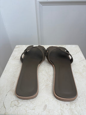 Hermès Etoupe Epsom Leather Oran Sandals, 38