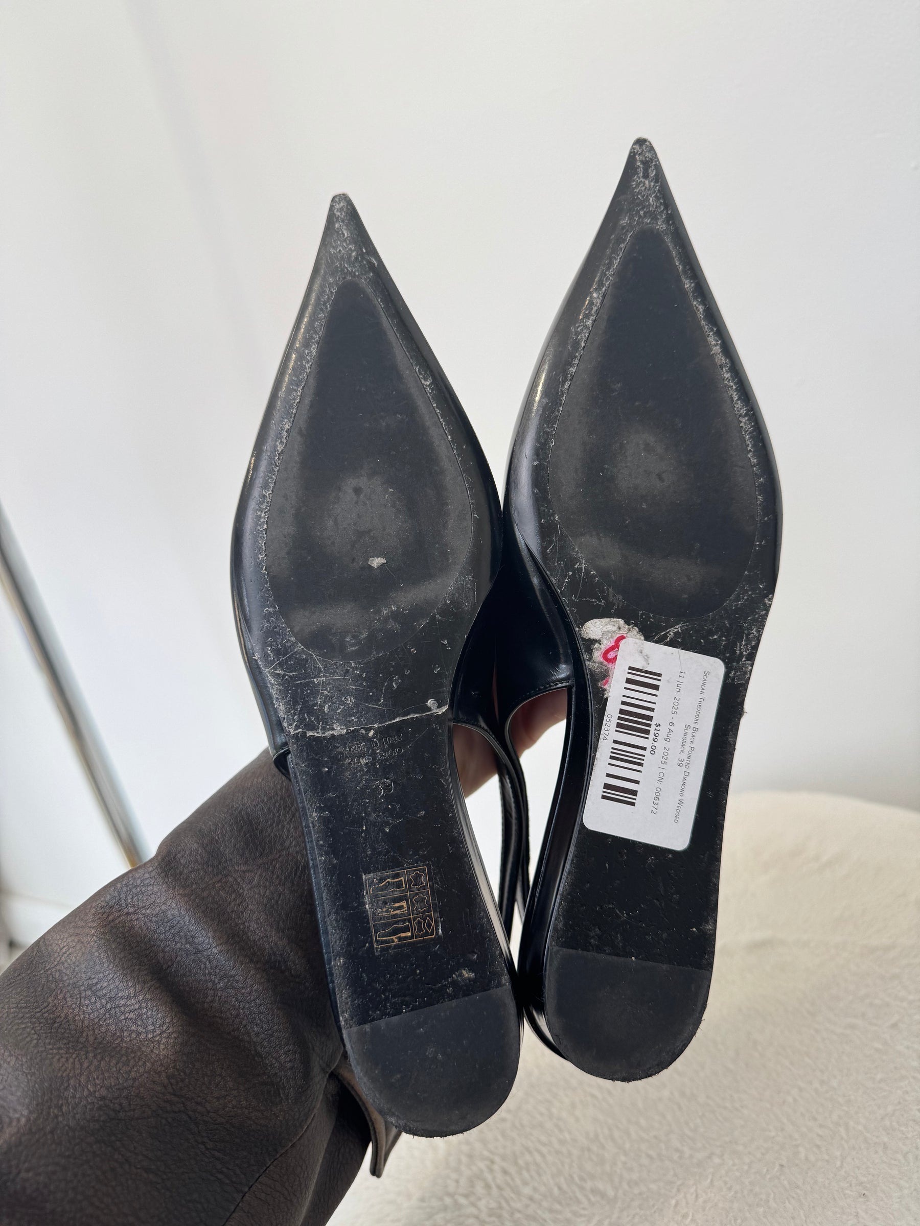 Scanlan Theodore Black Pointed Diamond Wedged Slingback, 39