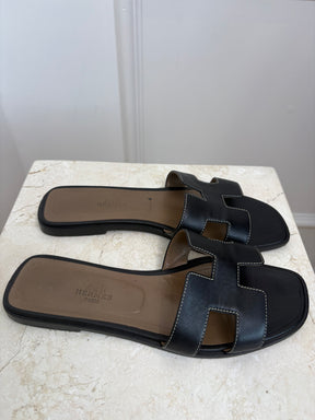 Hermès Black Leather Orans with White Top stitch, 38.5