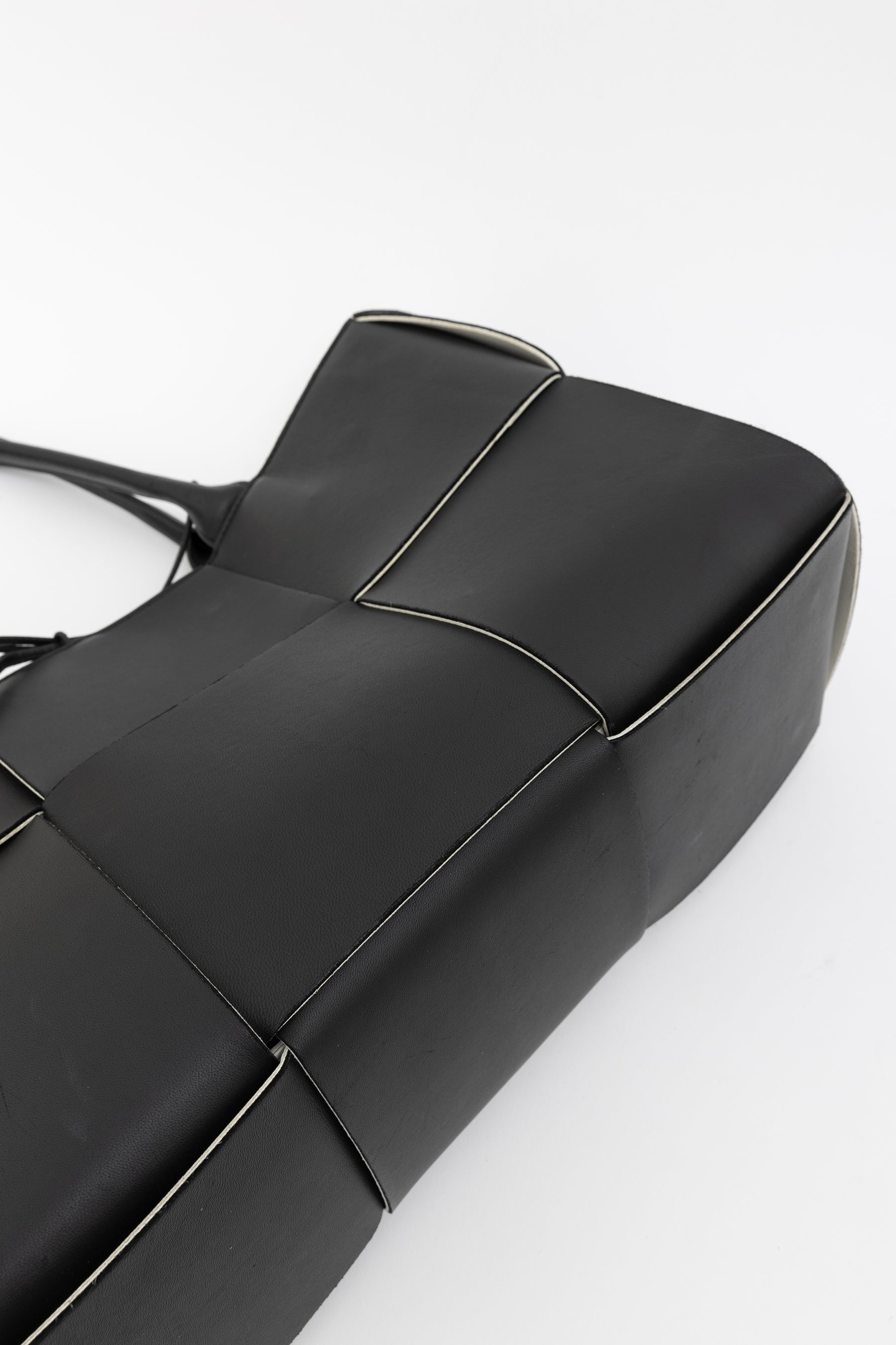 Arco Tote