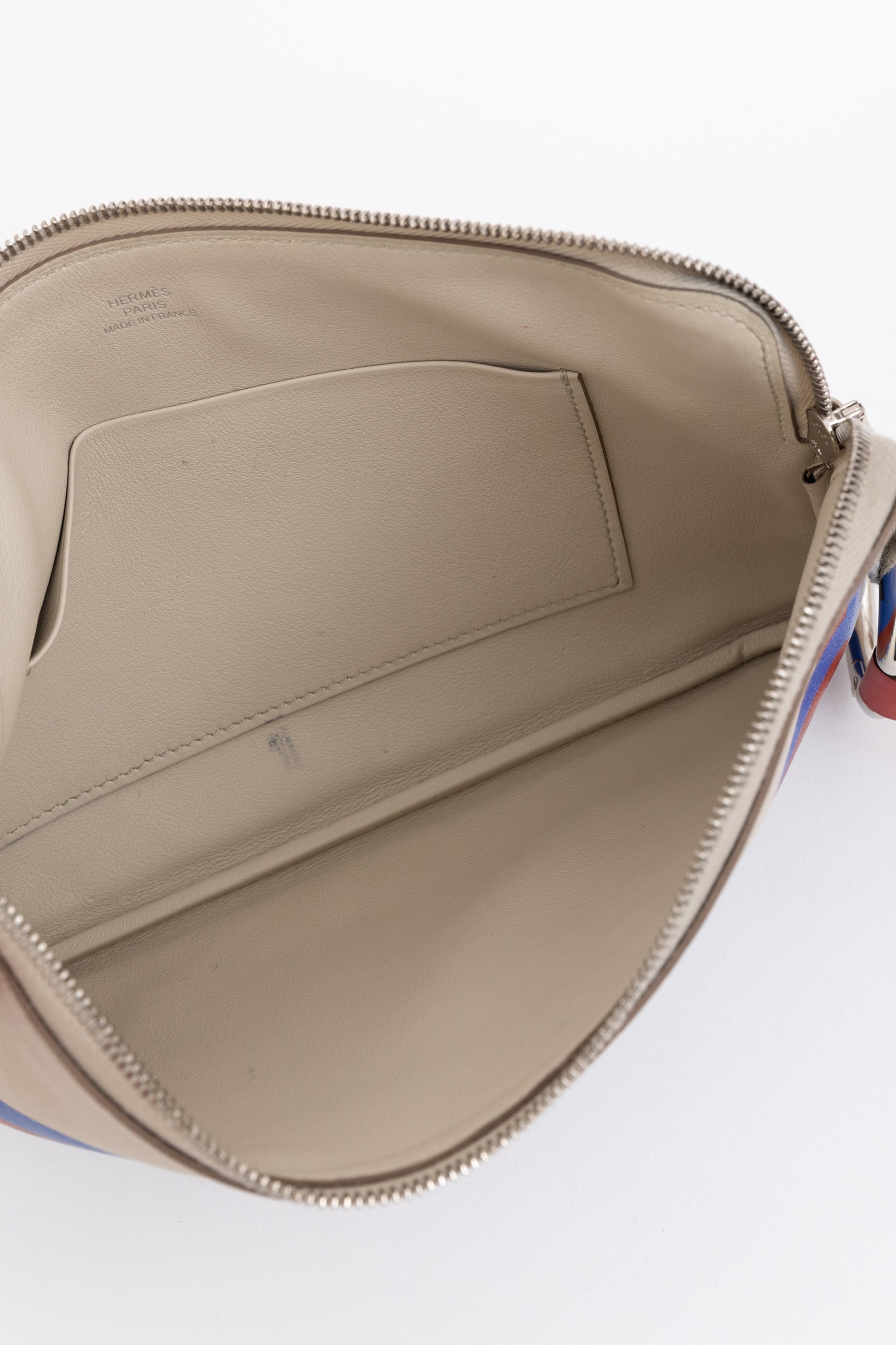 Carre Pouch