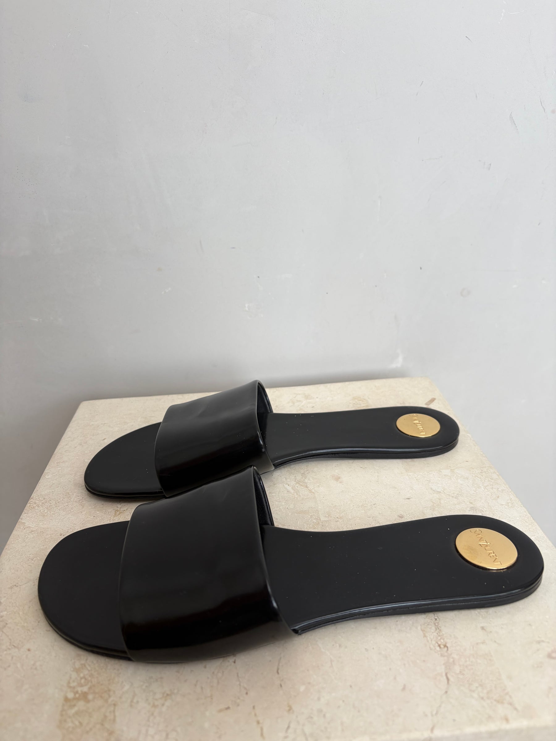 Saint Laurent Black Patent Leather Carlyle Slides, 39