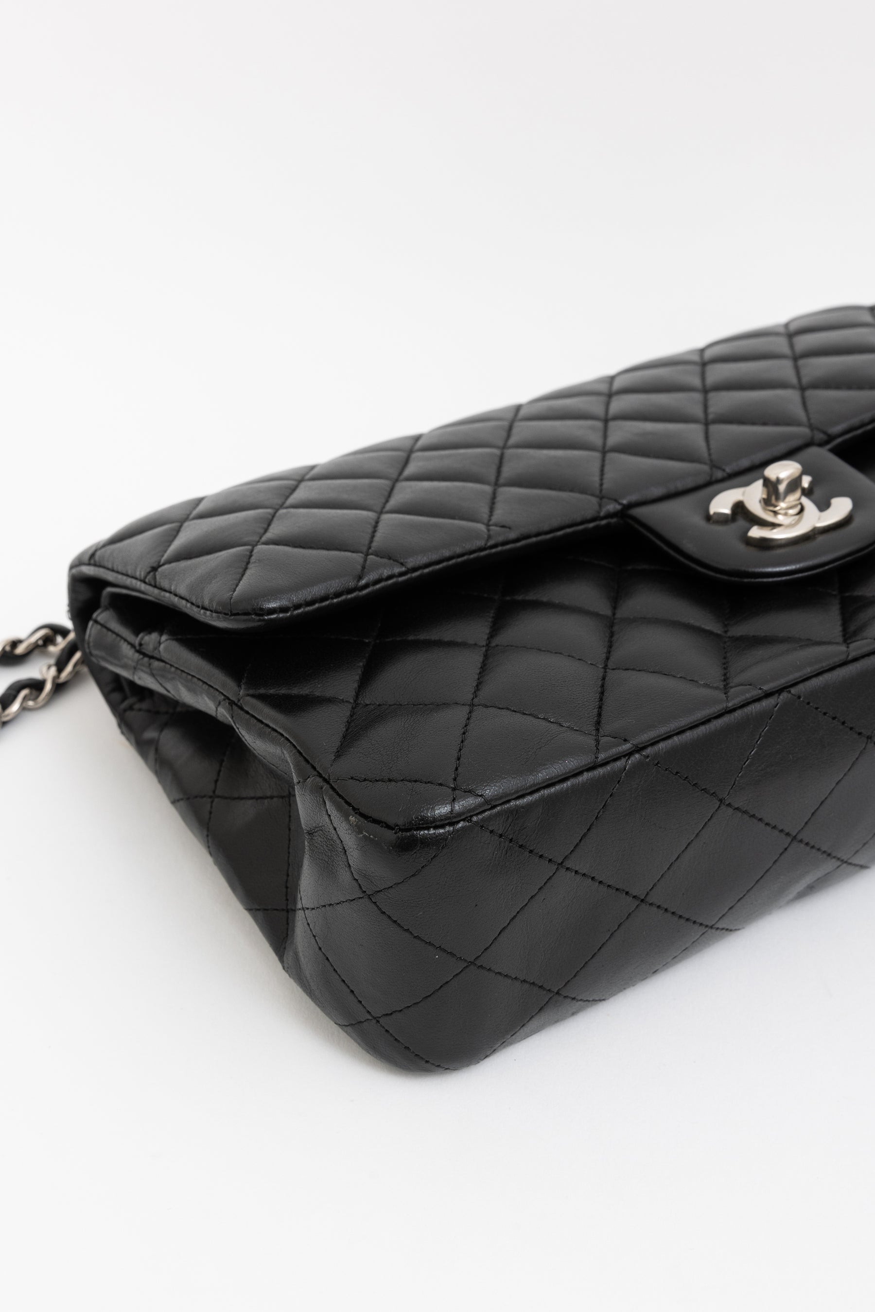 Medium Classic Double Flap