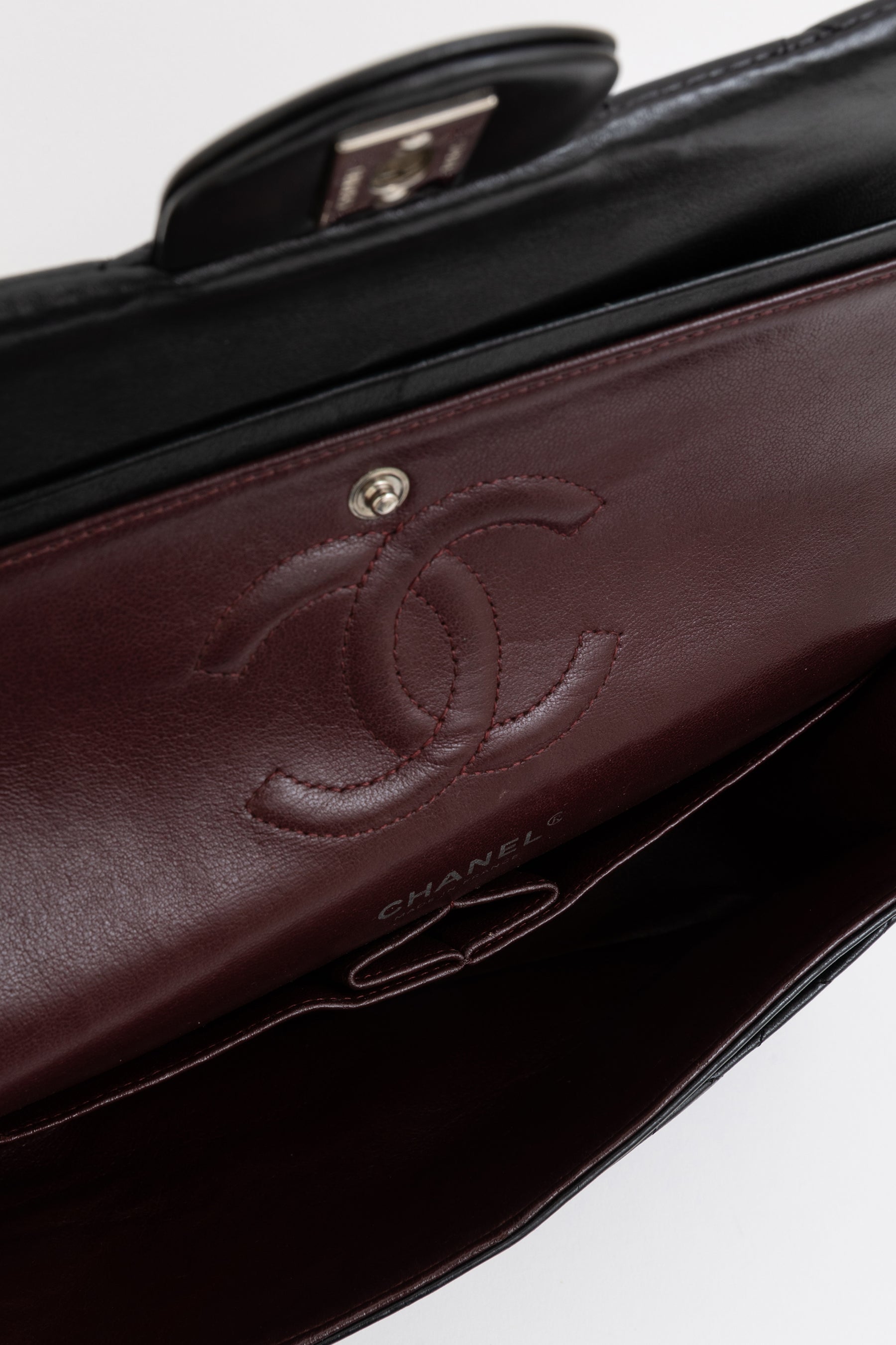 Medium Classic Double Flap
