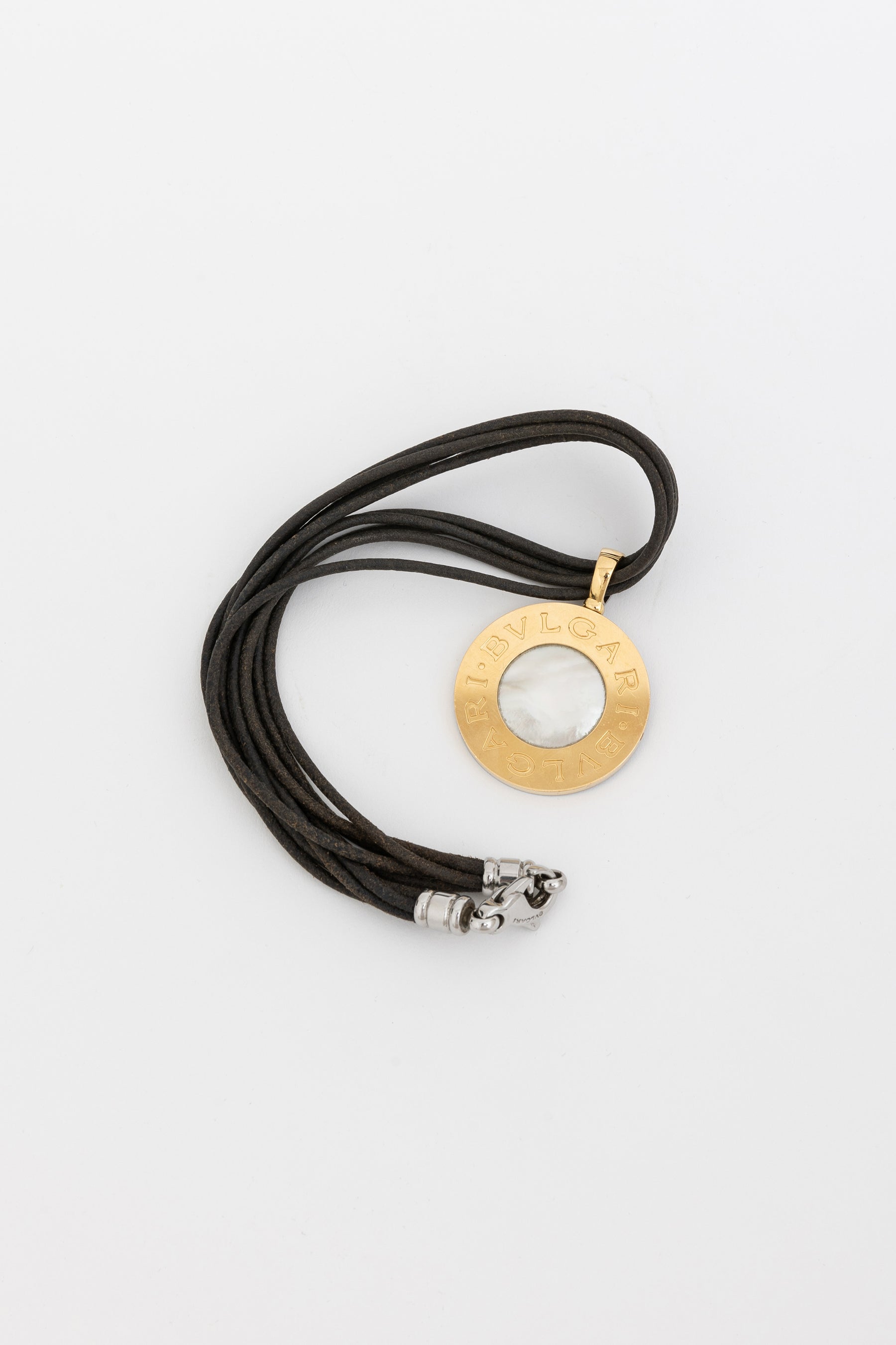 Mother of Pearl Pendant Necklace