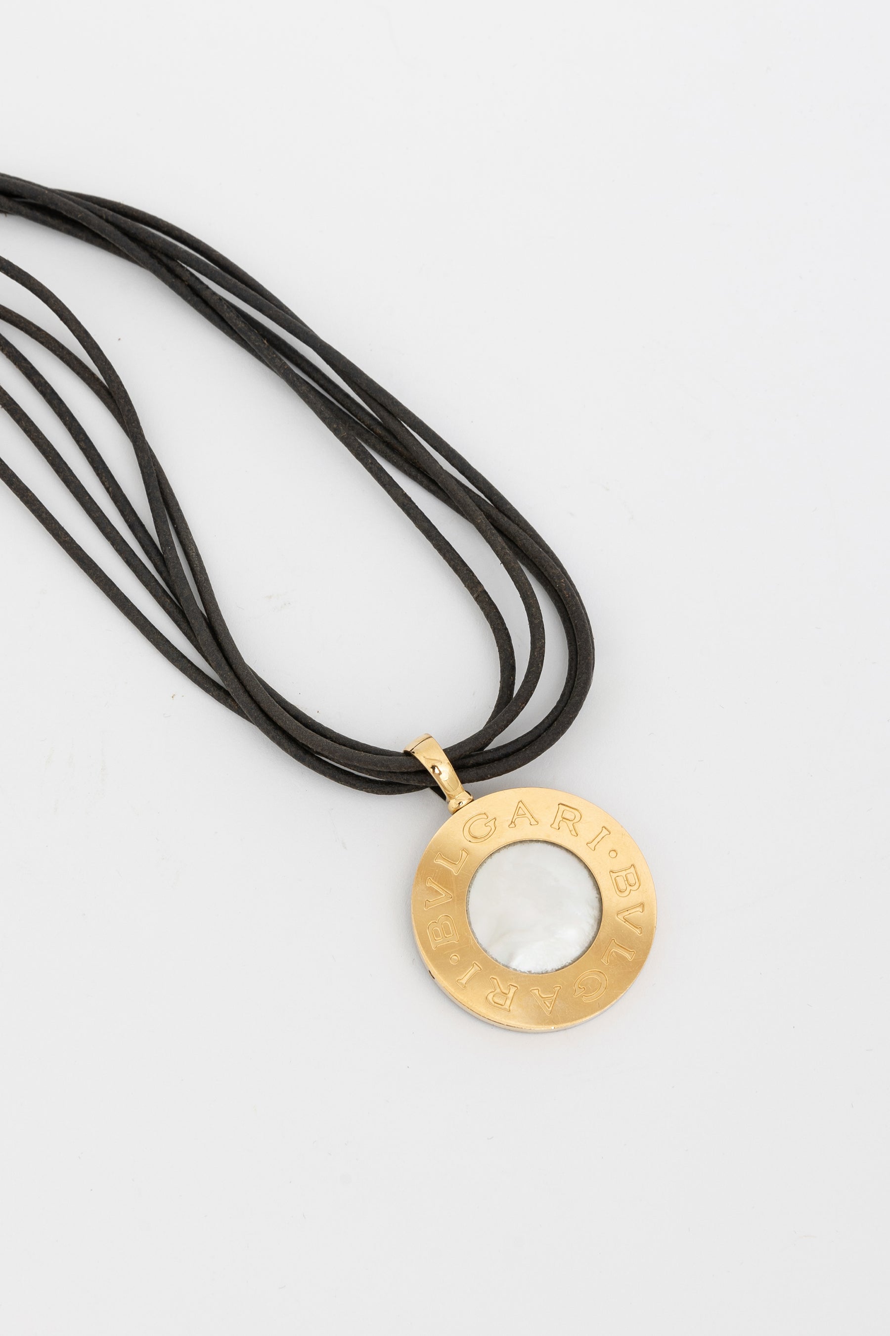 Mother of Pearl Pendant Necklace