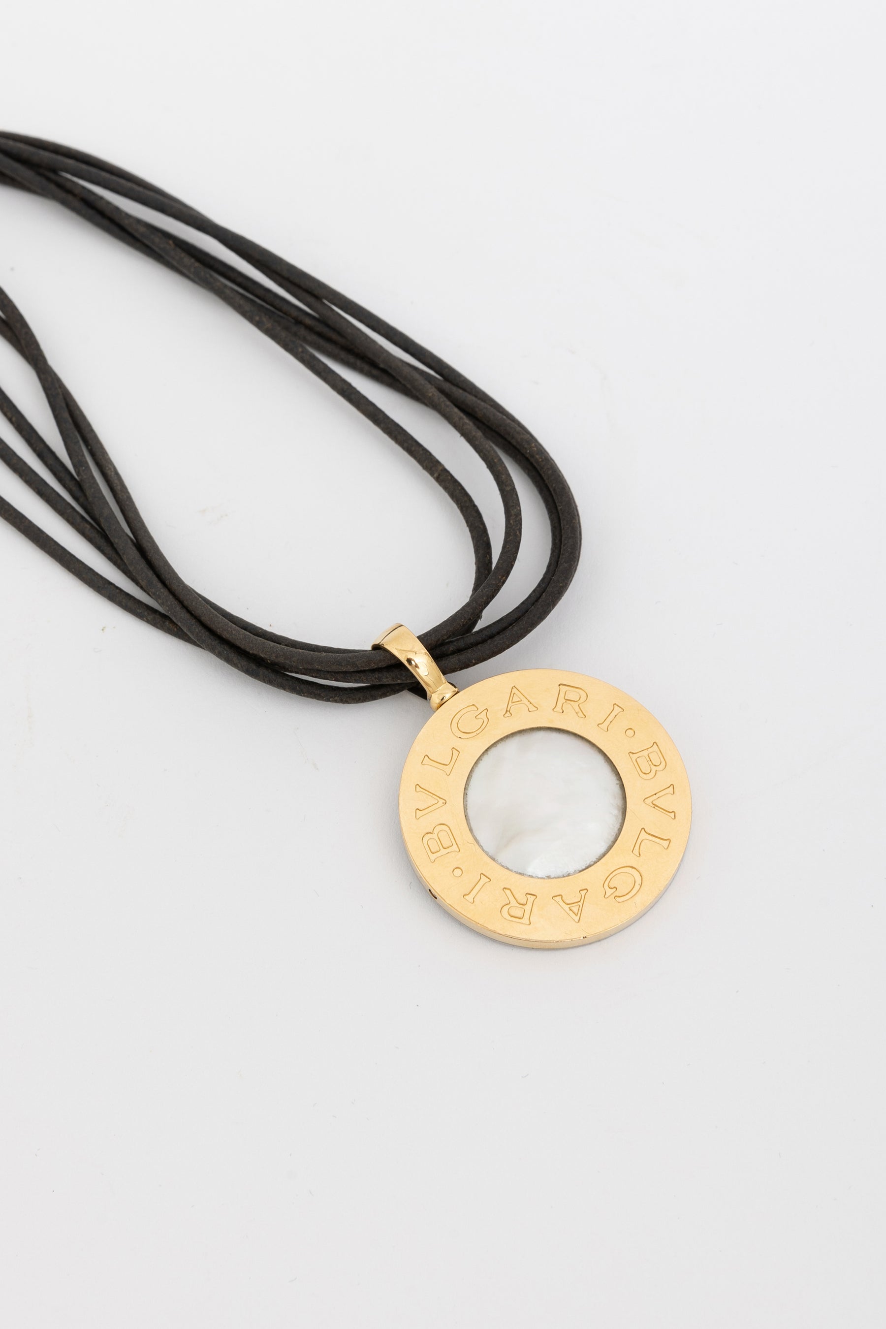 Mother of Pearl Pendant Necklace