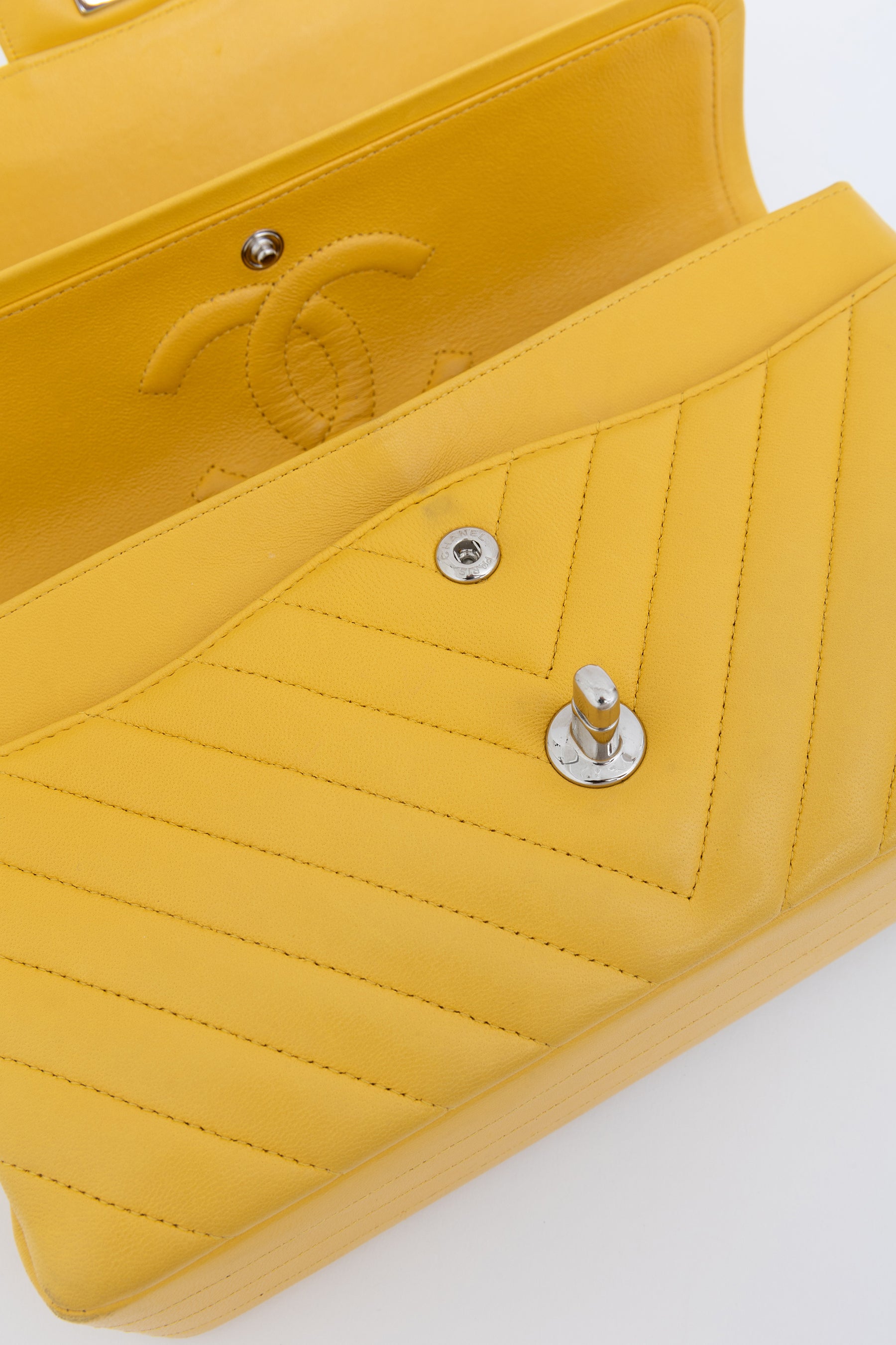 Chevron Medium Classic Flap Bag