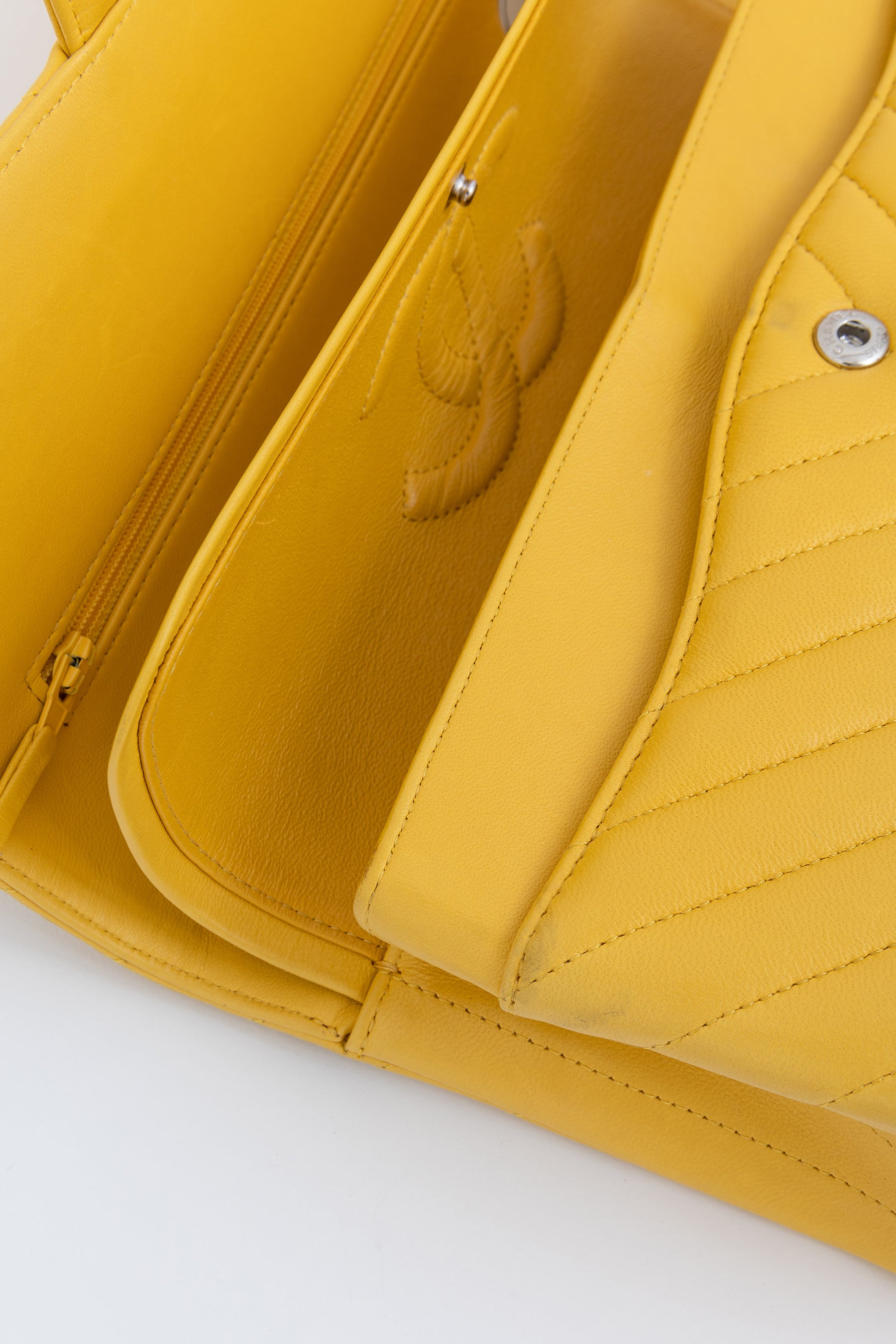 Chevron Medium Classic Flap Bag