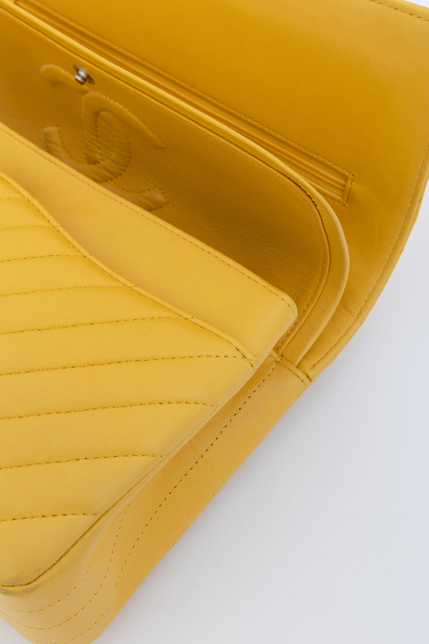 Chevron Medium Classic Flap Bag