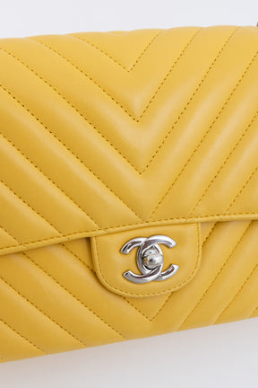 Chevron Medium Classic Flap Bag