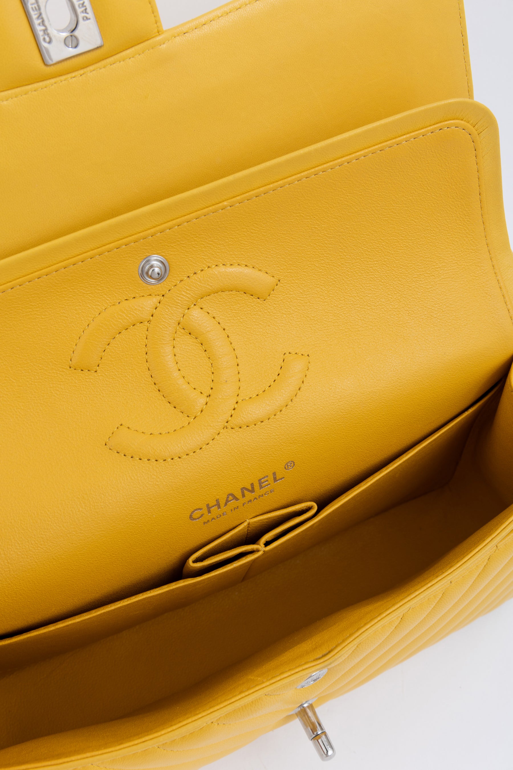 Chevron Medium Classic Flap Bag