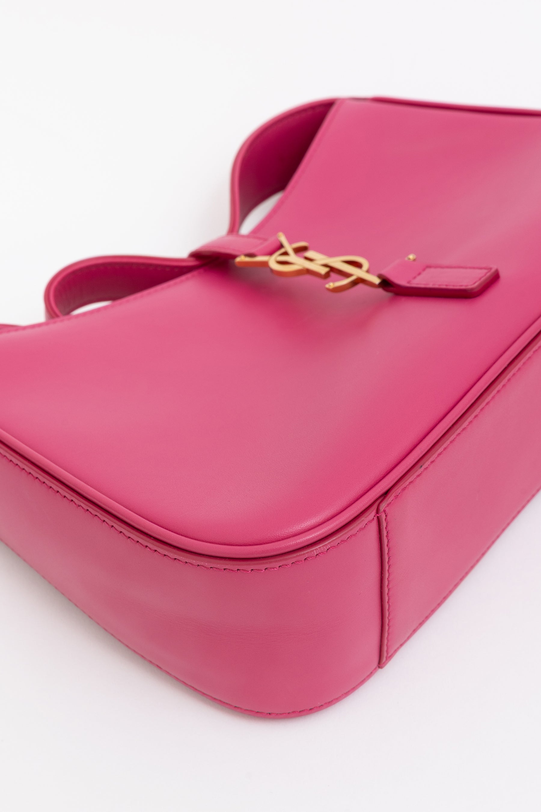 Le 5 à 7 Shoulder bag