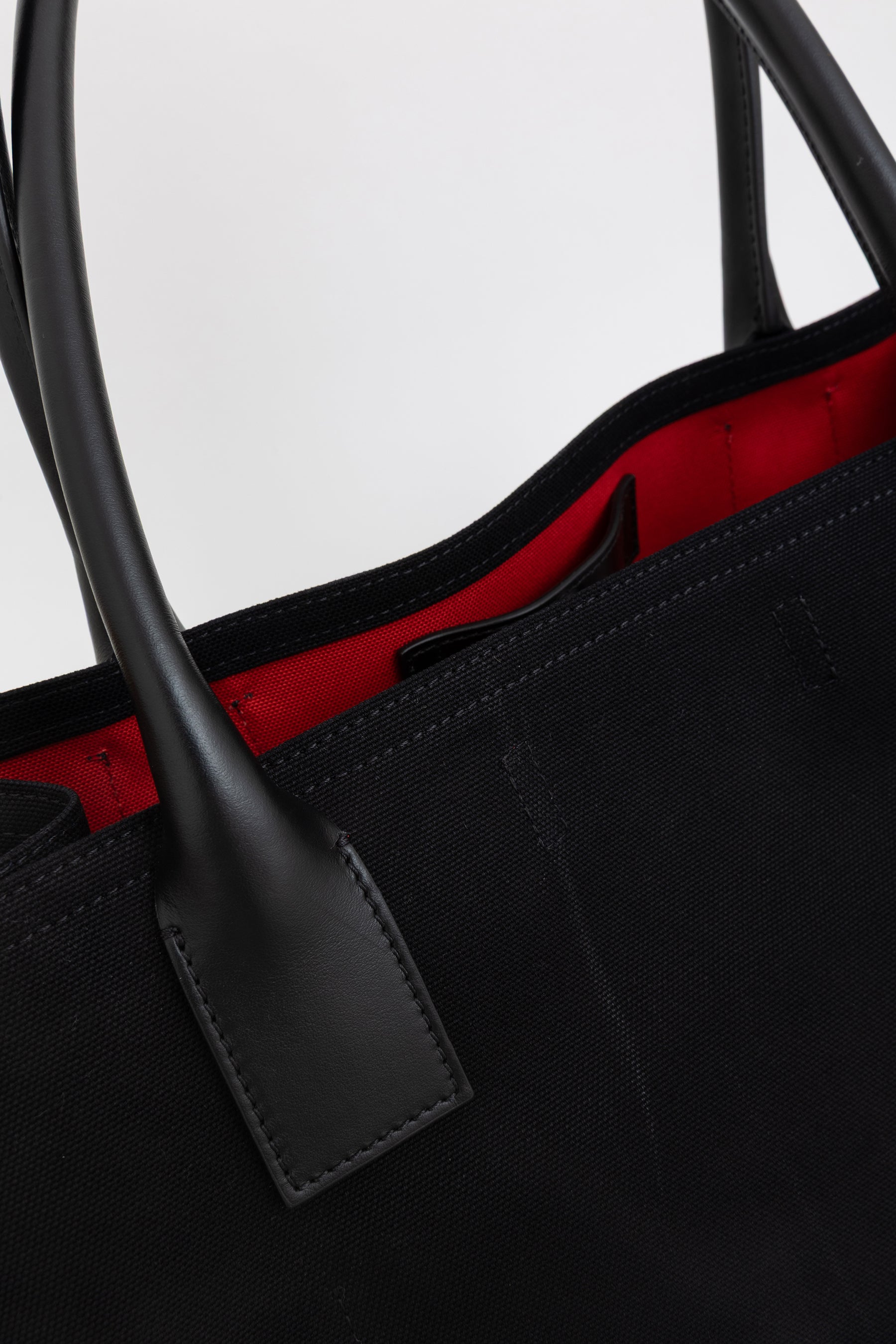 Nastroloubi Large Tote Bag
