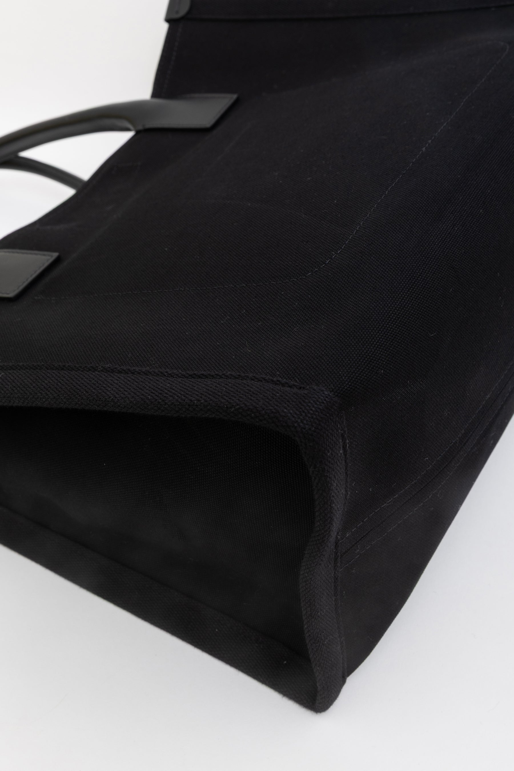 Nastroloubi Large Tote Bag