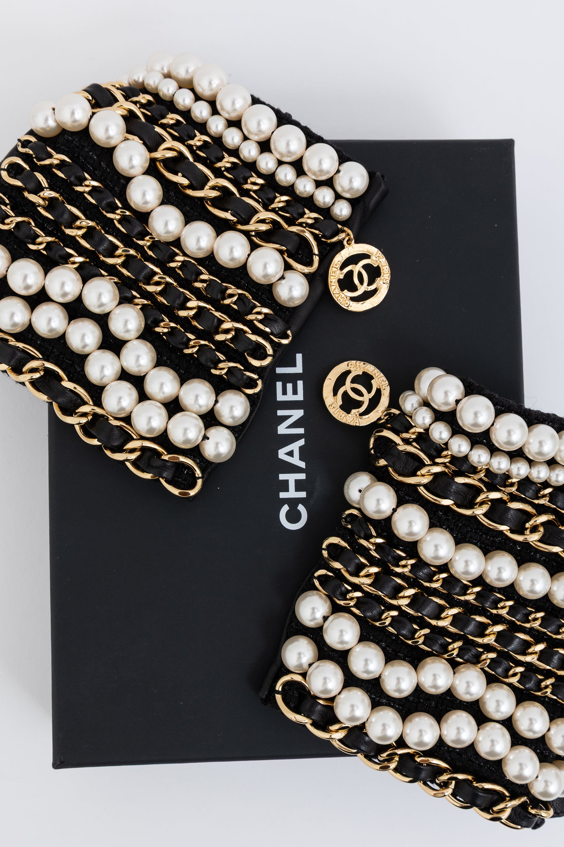 Pearl and Chain Embellished Fingerless Gloves