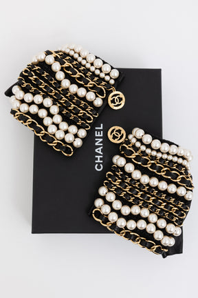Pearl and Chain Embellished Fingerless Gloves