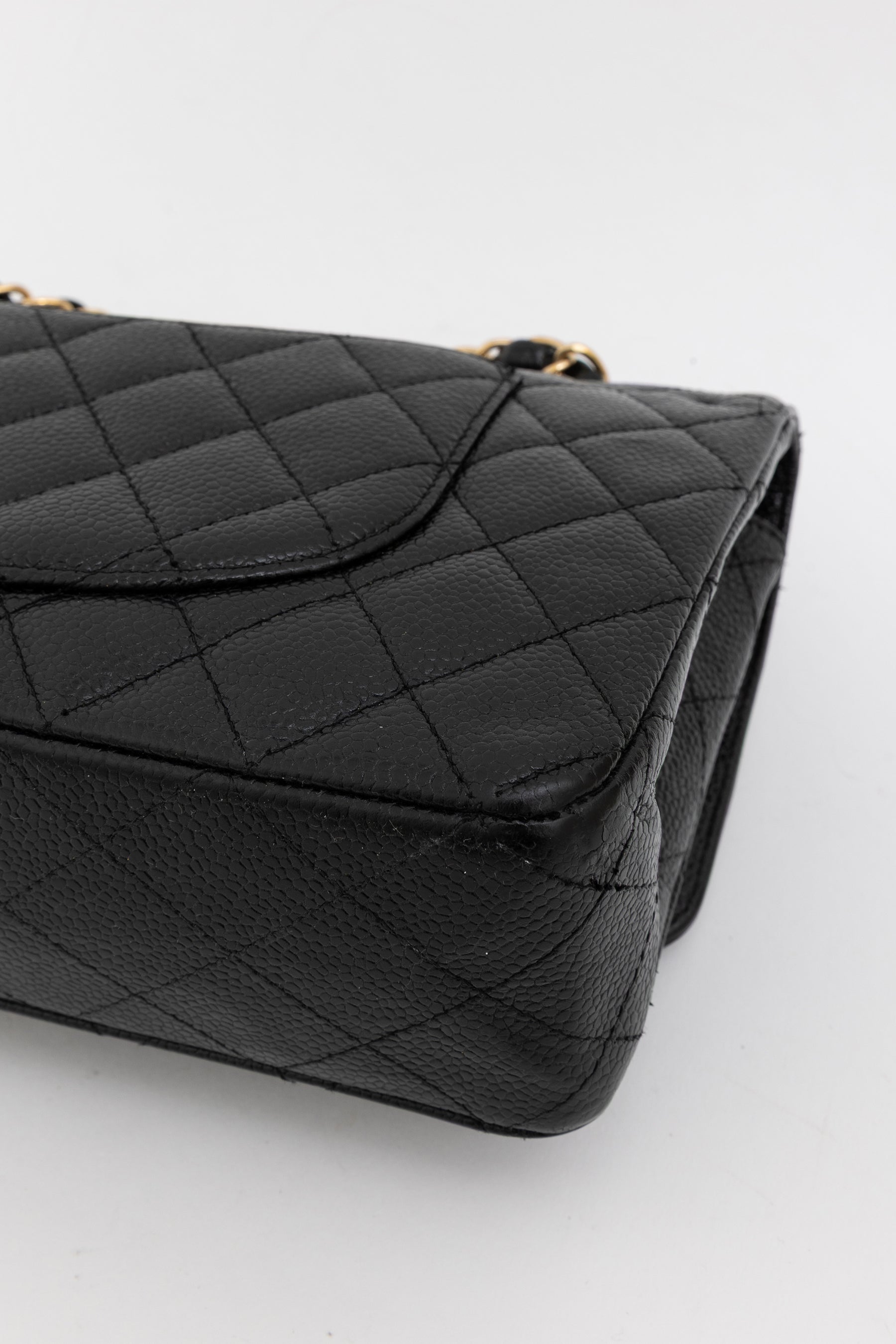 Medium Classic Flap