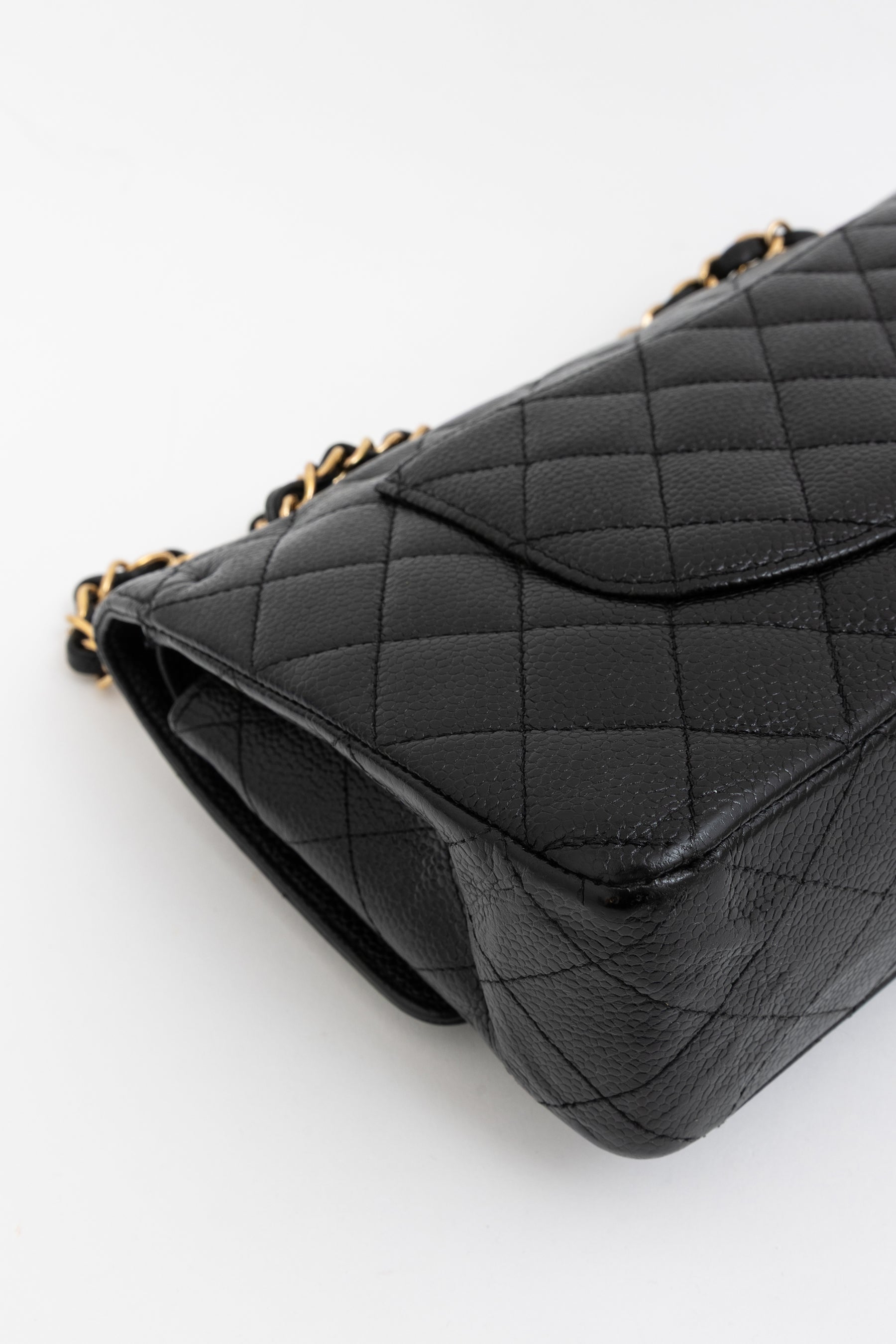 Medium Classic Flap