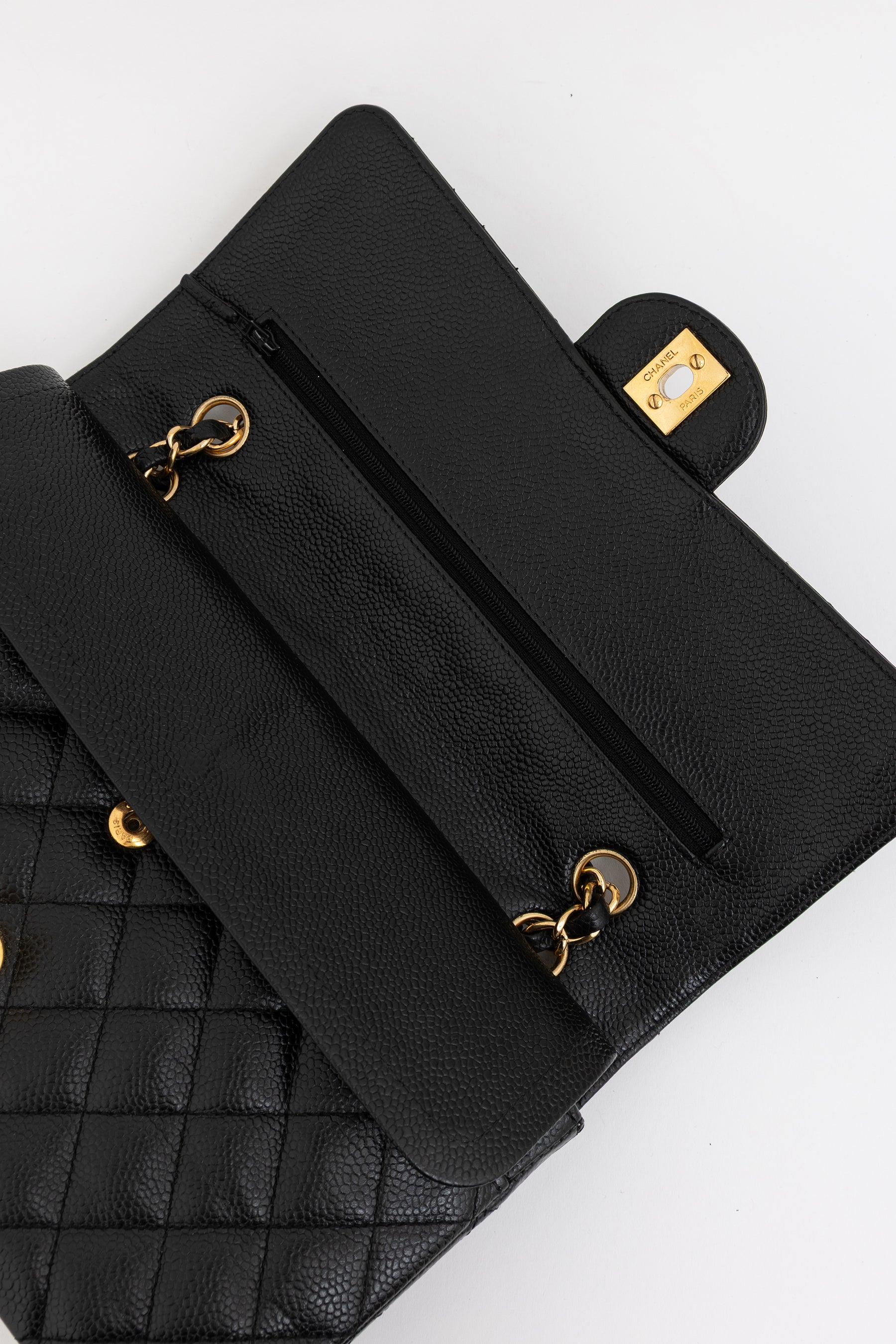 Medium Classic Flap