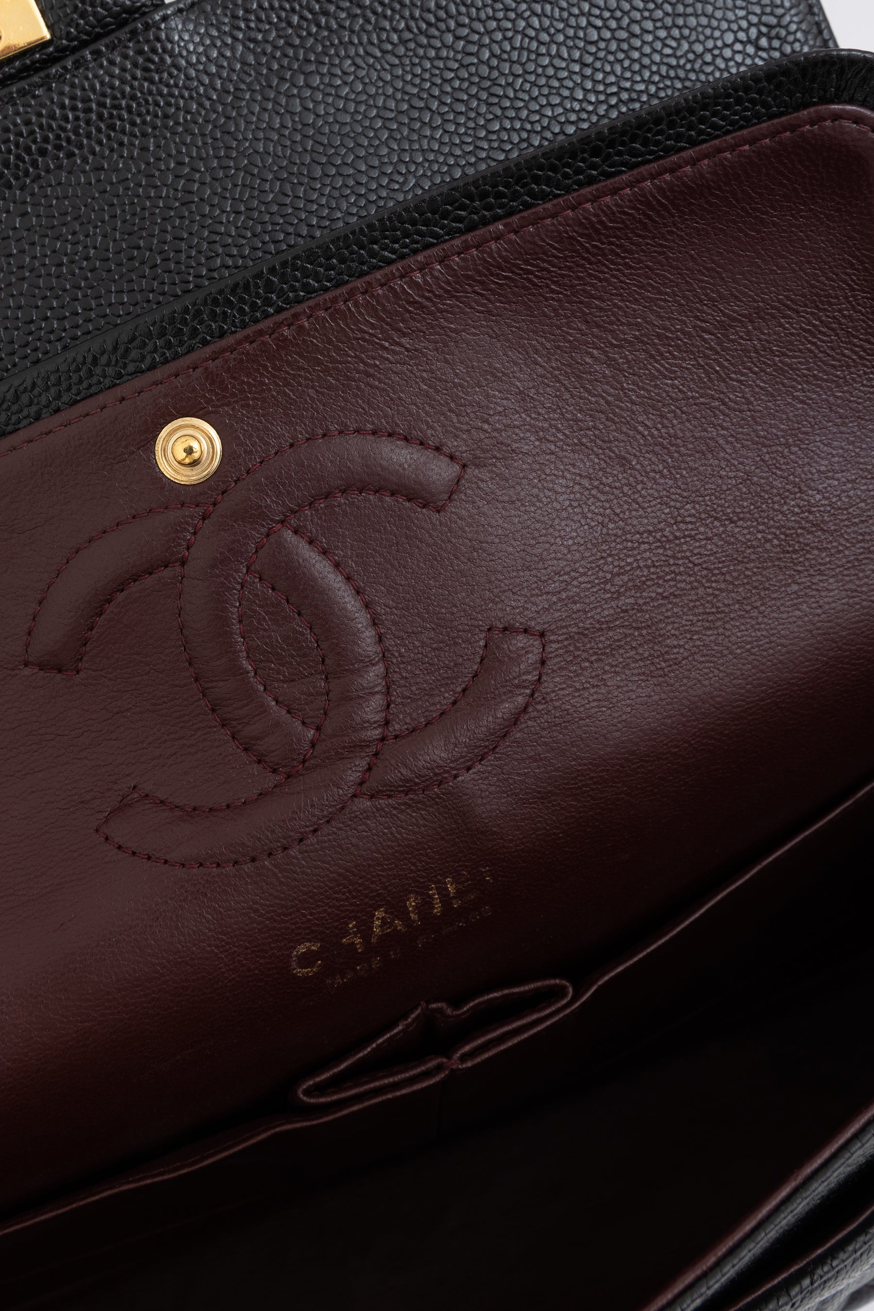 Medium Classic Flap