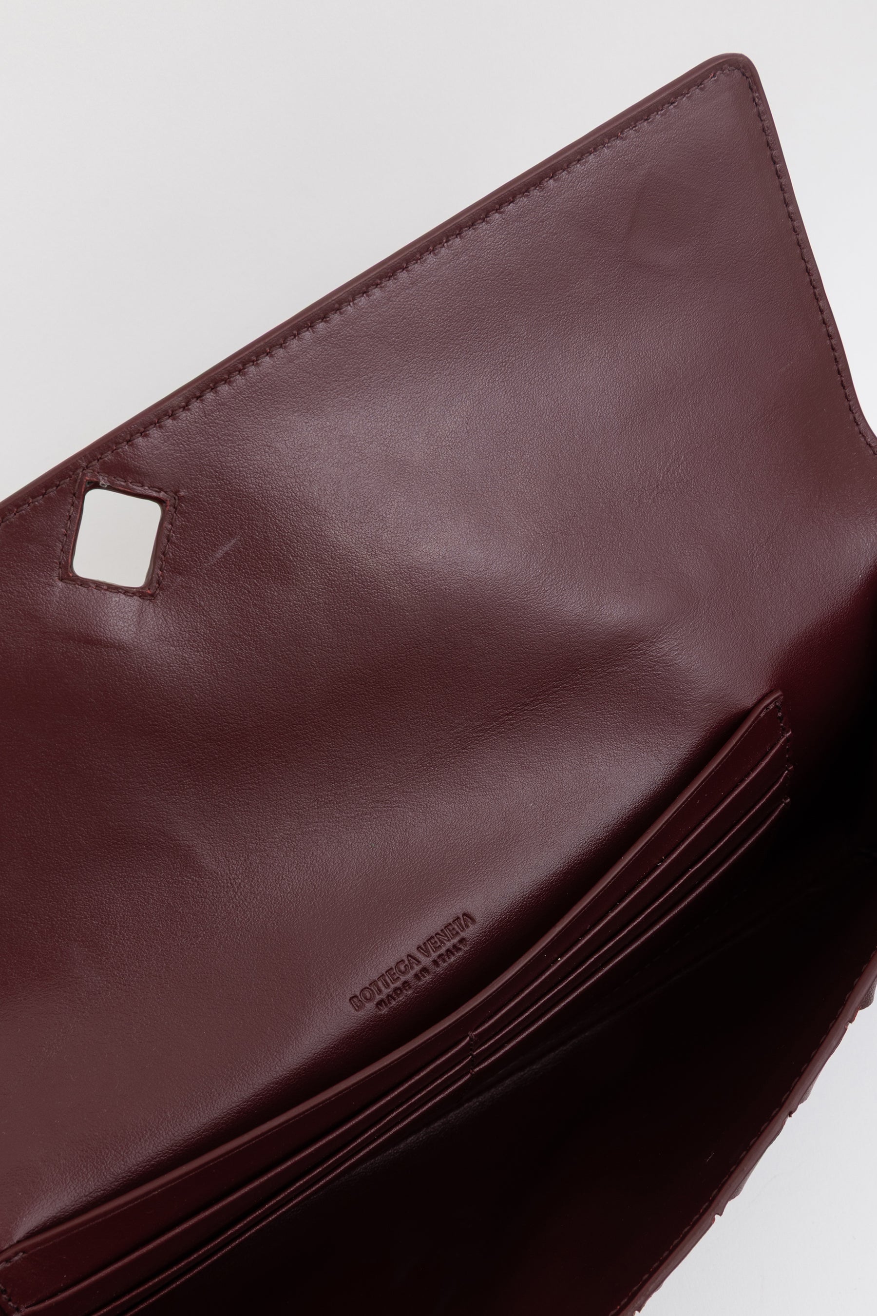 Andiamo Clutch In Barolo