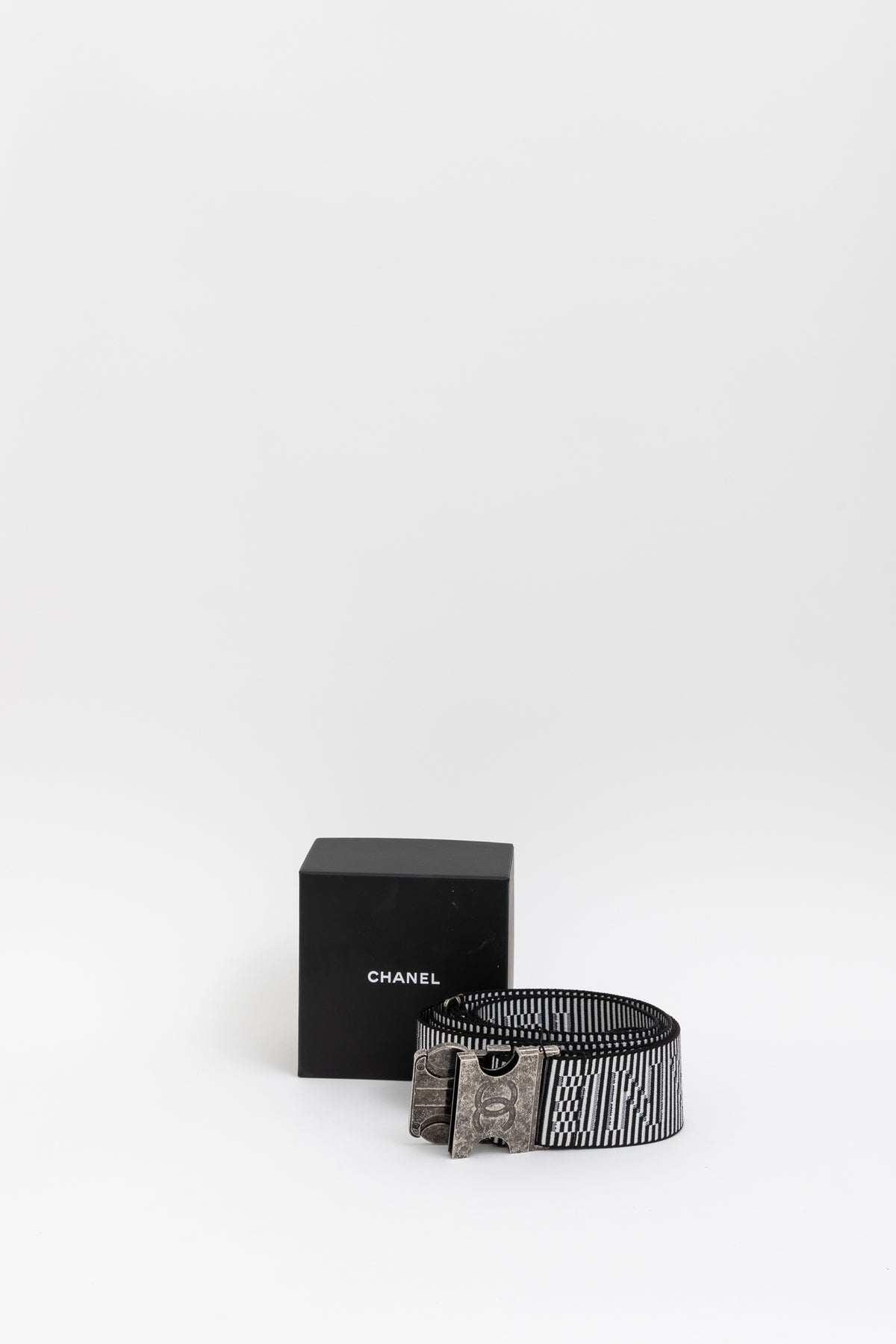 Luggage Belt In Black And White Stripe