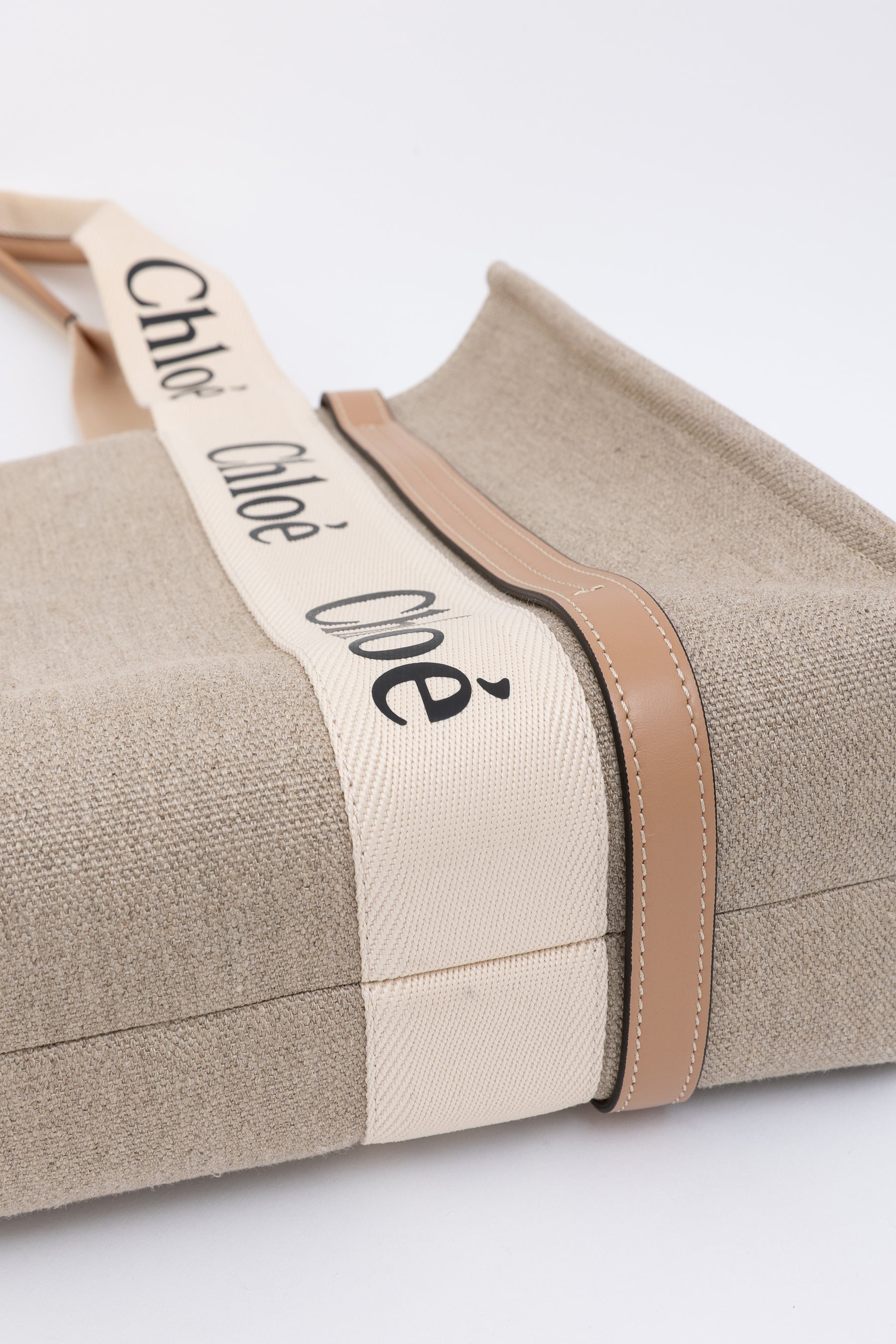 Logo Medium Woody Tote