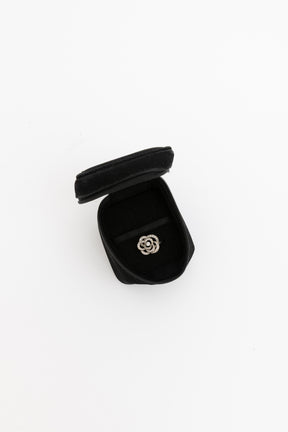 Diamond Fil De Camelia Ring