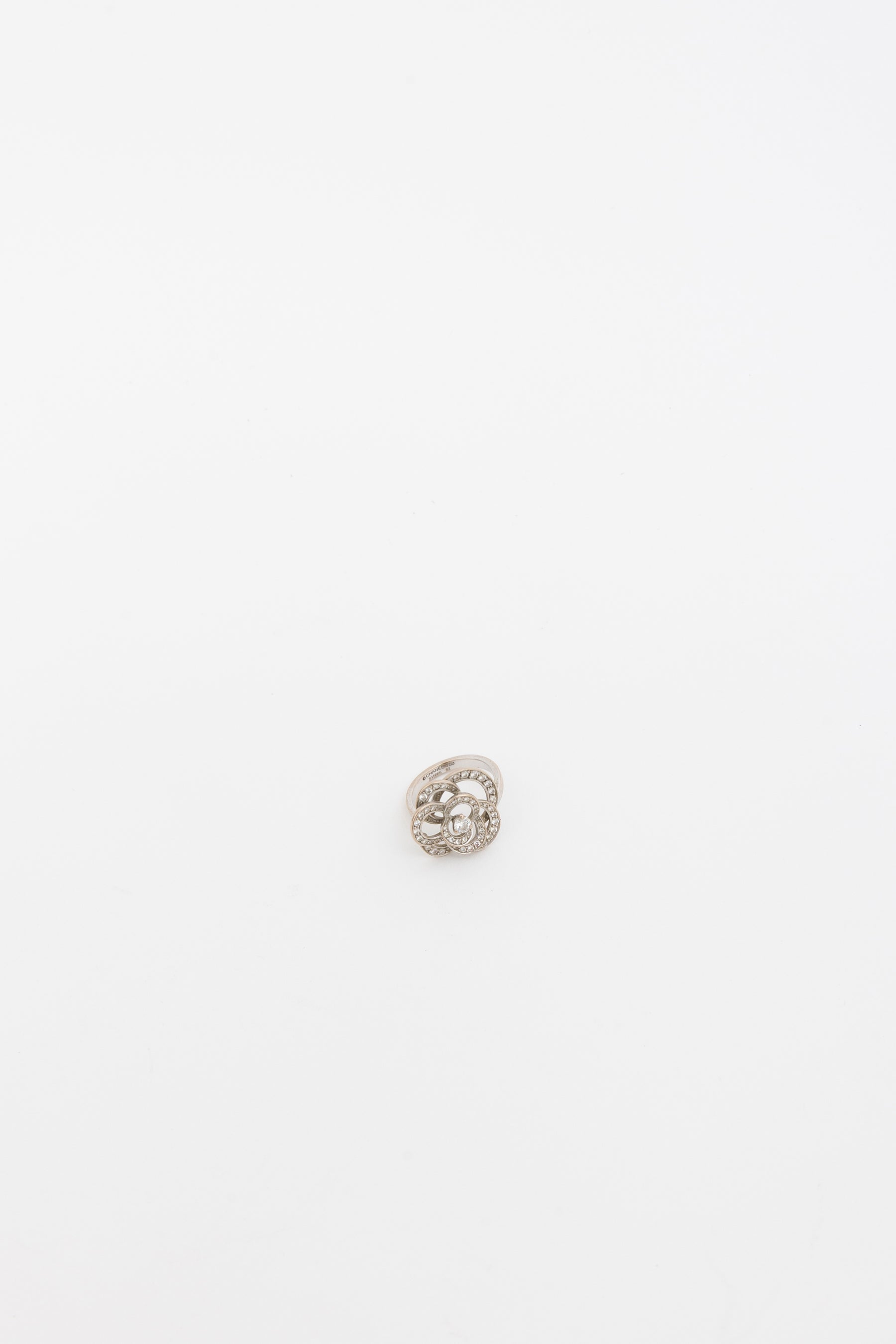 Diamond Fil De Camelia Ring