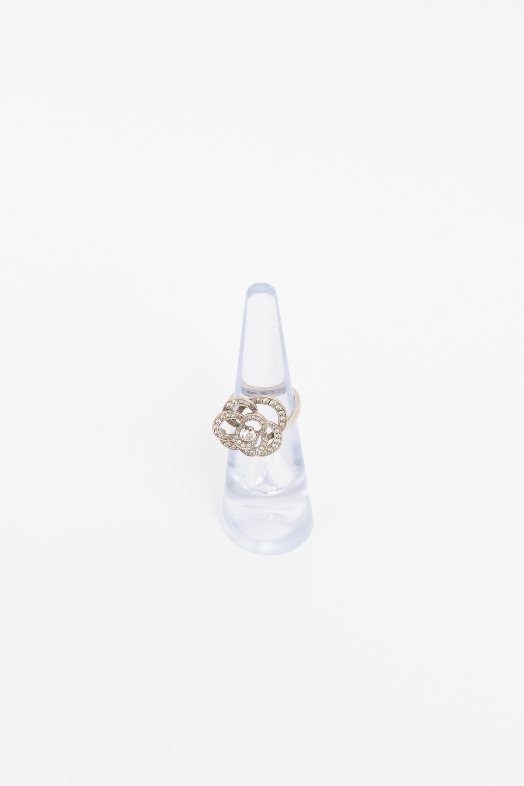 Diamond Fil De Camelia Ring