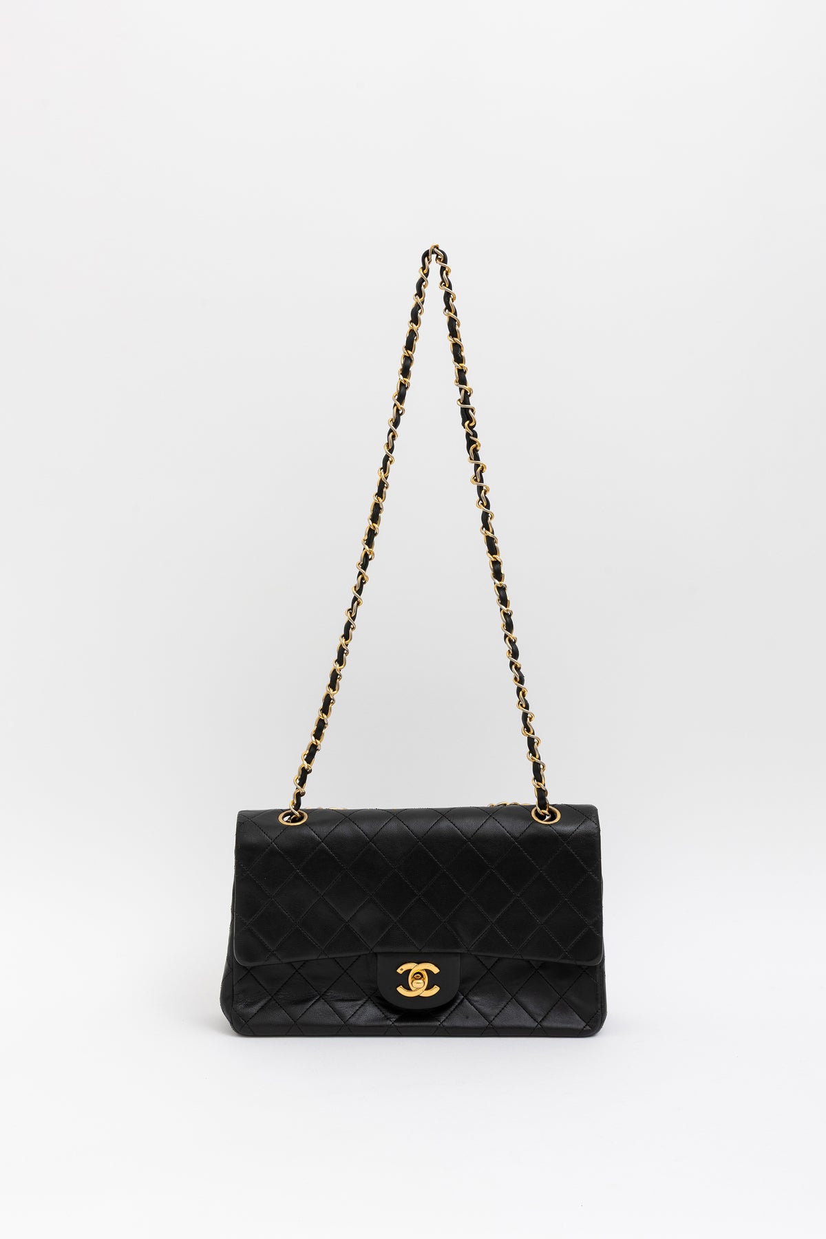 Medium Classic Flap