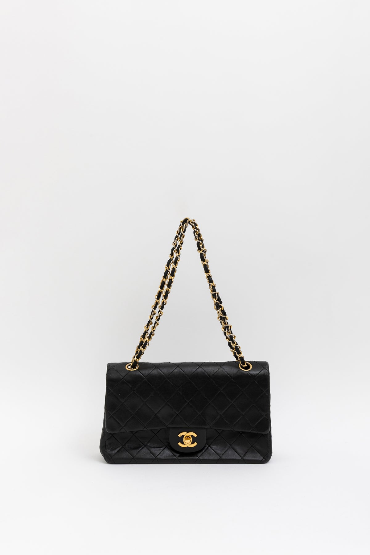 Medium Classic Flap