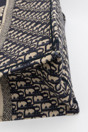 Oblique Book Tote Large