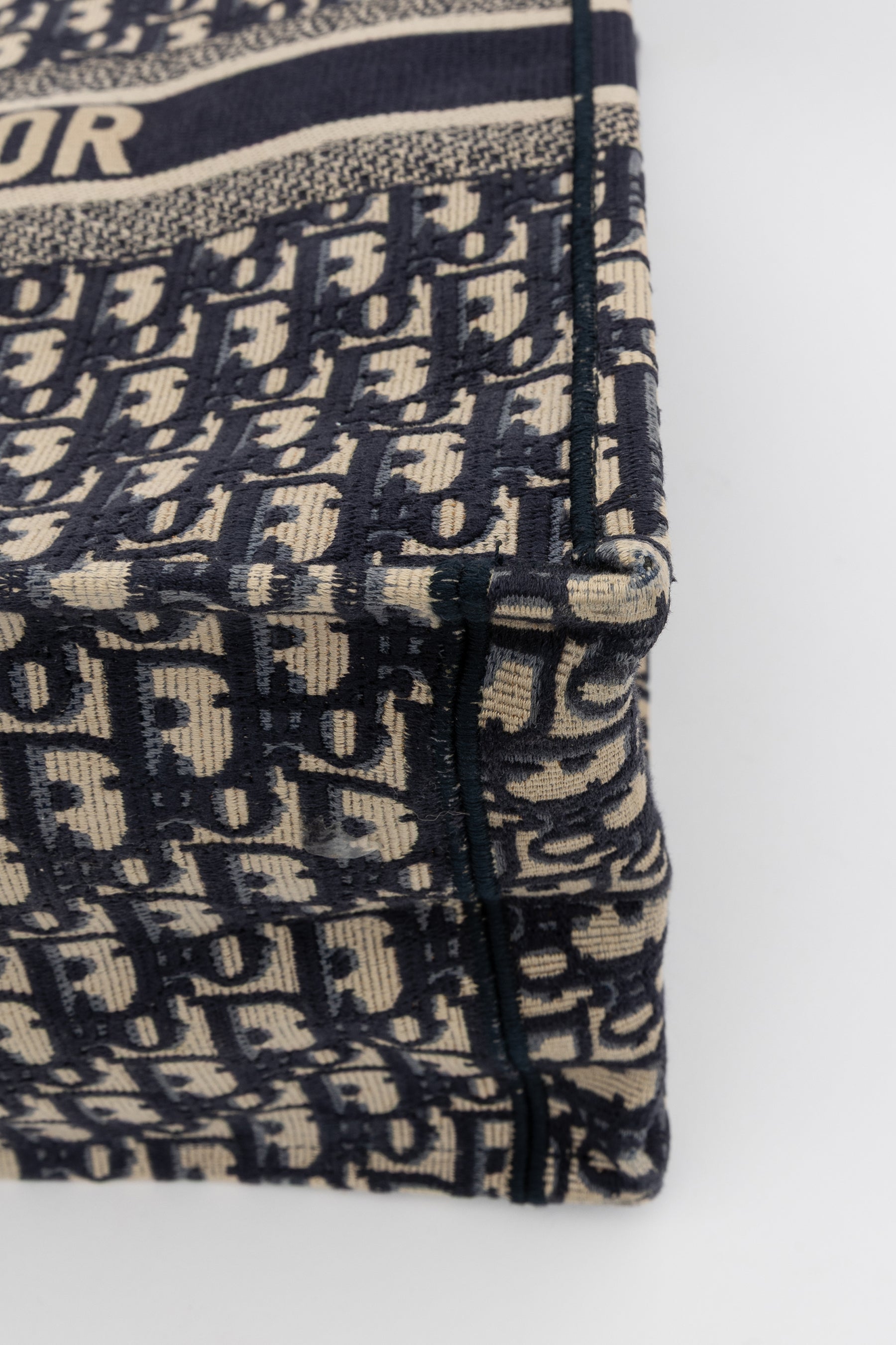 Oblique Book Tote Large