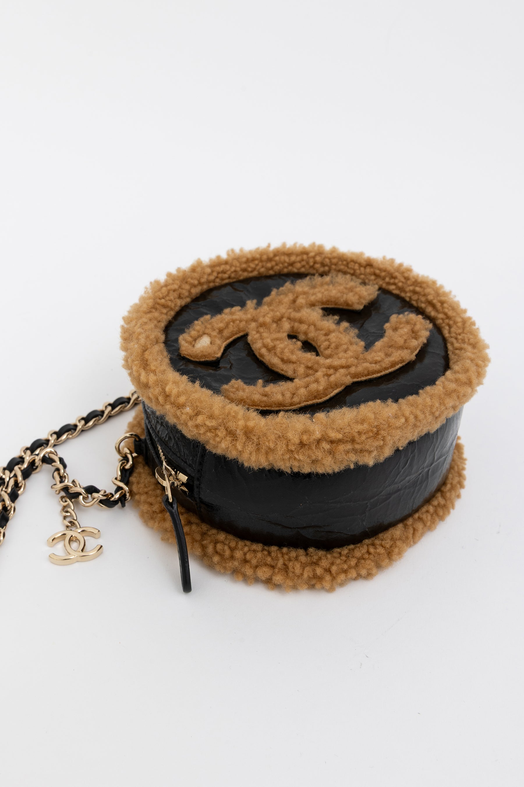CC Logo Round Mini Bag