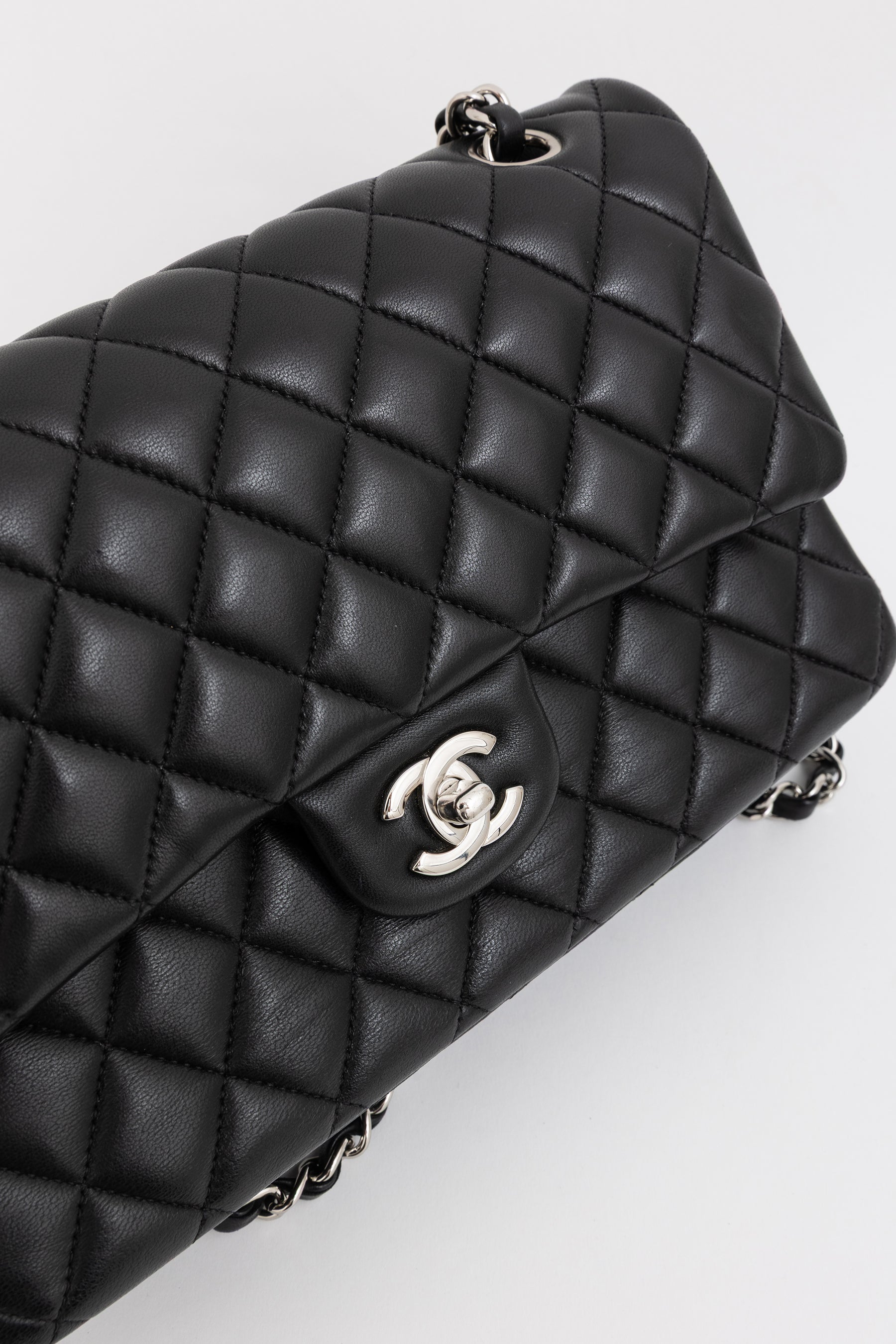 Classic 11.12 Handbag
